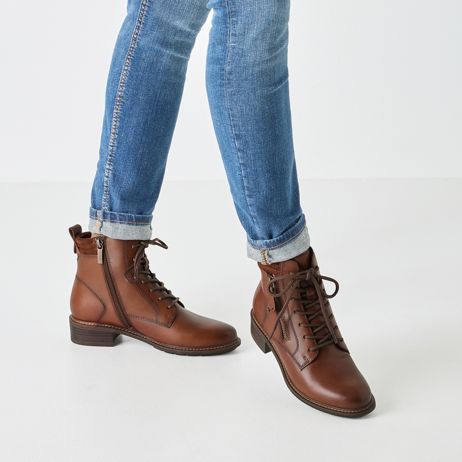 Tamaris Schnürstiefelette  , Blockabsatz, Schnürboots mit Ziernähten und Kontrast-Rahmennaht