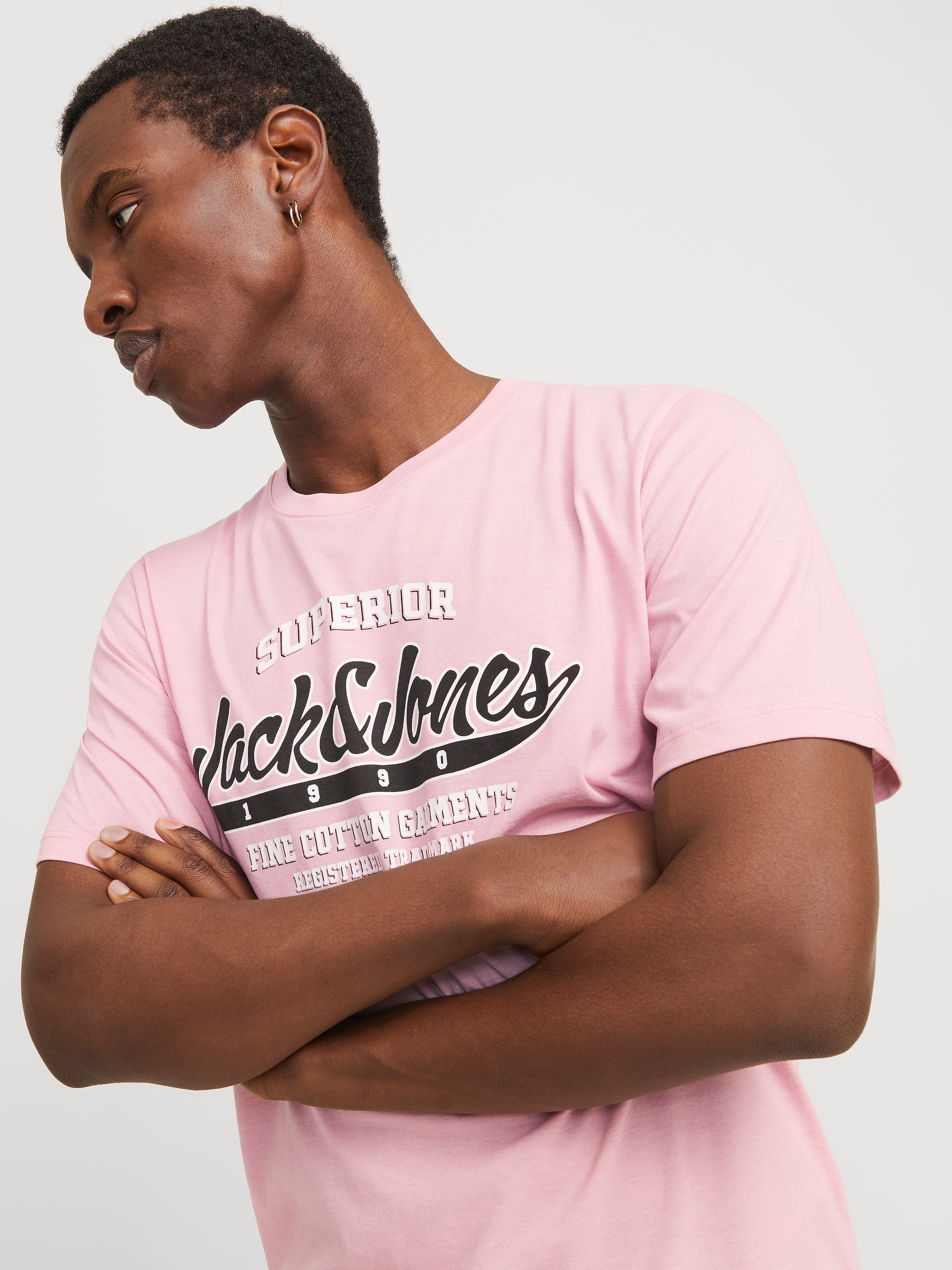 Jack & Jones Rundhalsshirt »JJELOGO TEE SS O-NECK 2 COL SS25 SN«, mit Logo Print