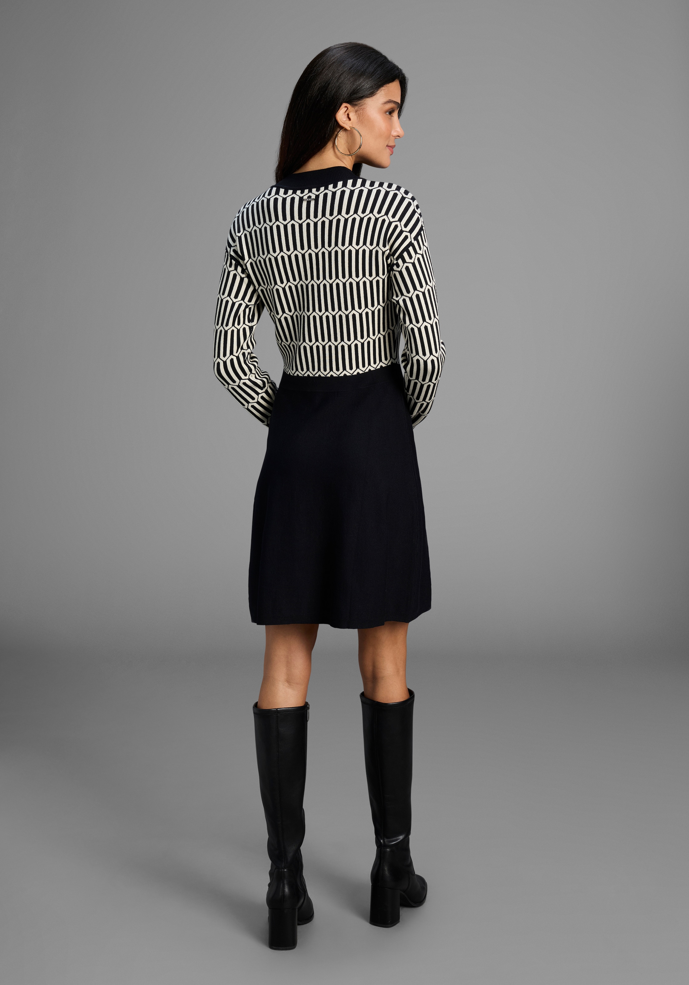 Laura Scott Strickkleid Ohne Tasche | Ohne Taschen mit grafischem Strickmuster - NEUE KOLLEKTION