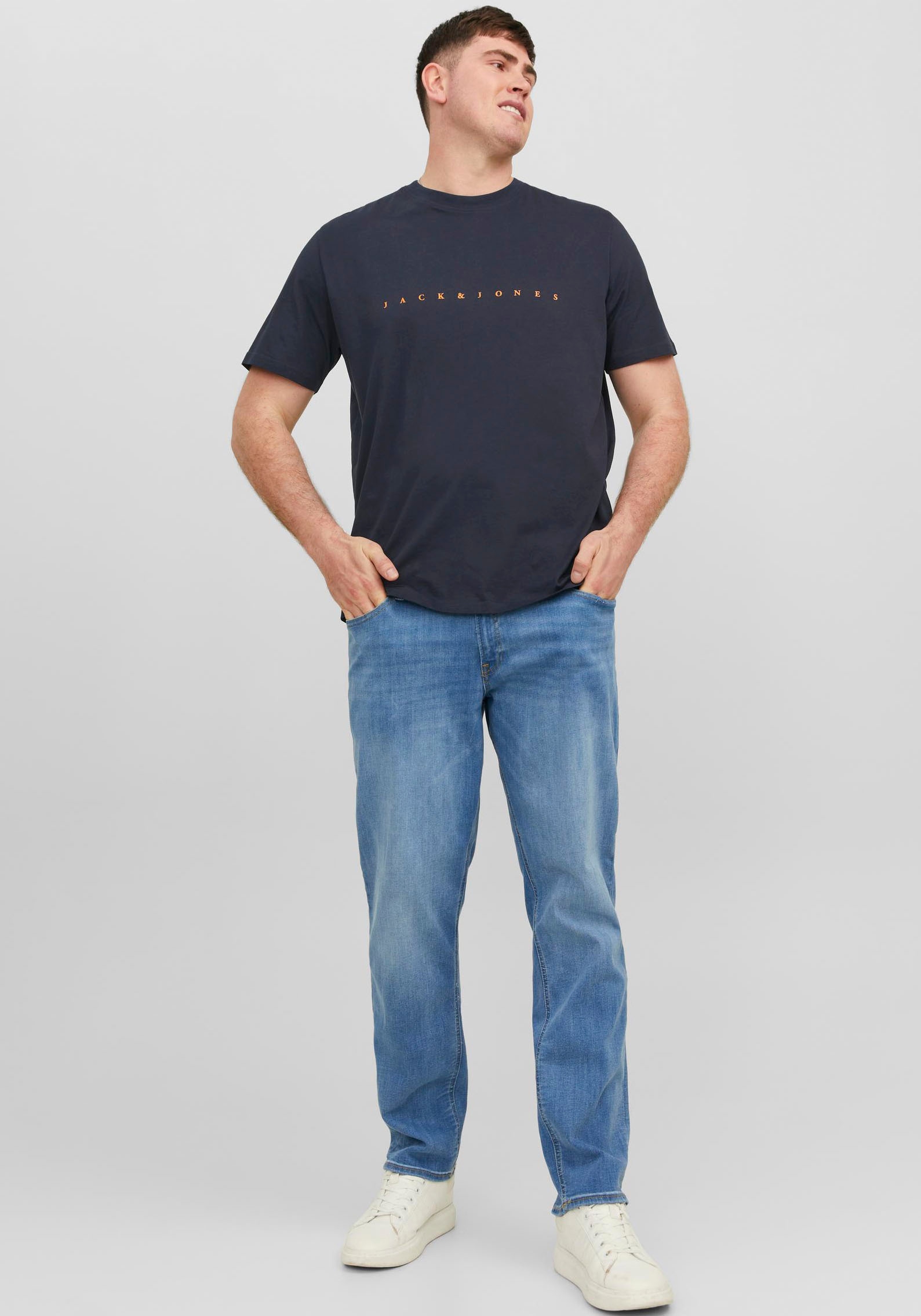 Jack & Jones PlusSize Rundhalsshirt »JJESTAR JJ TEE SS NOOS PLS« mit Logo Schriftzug