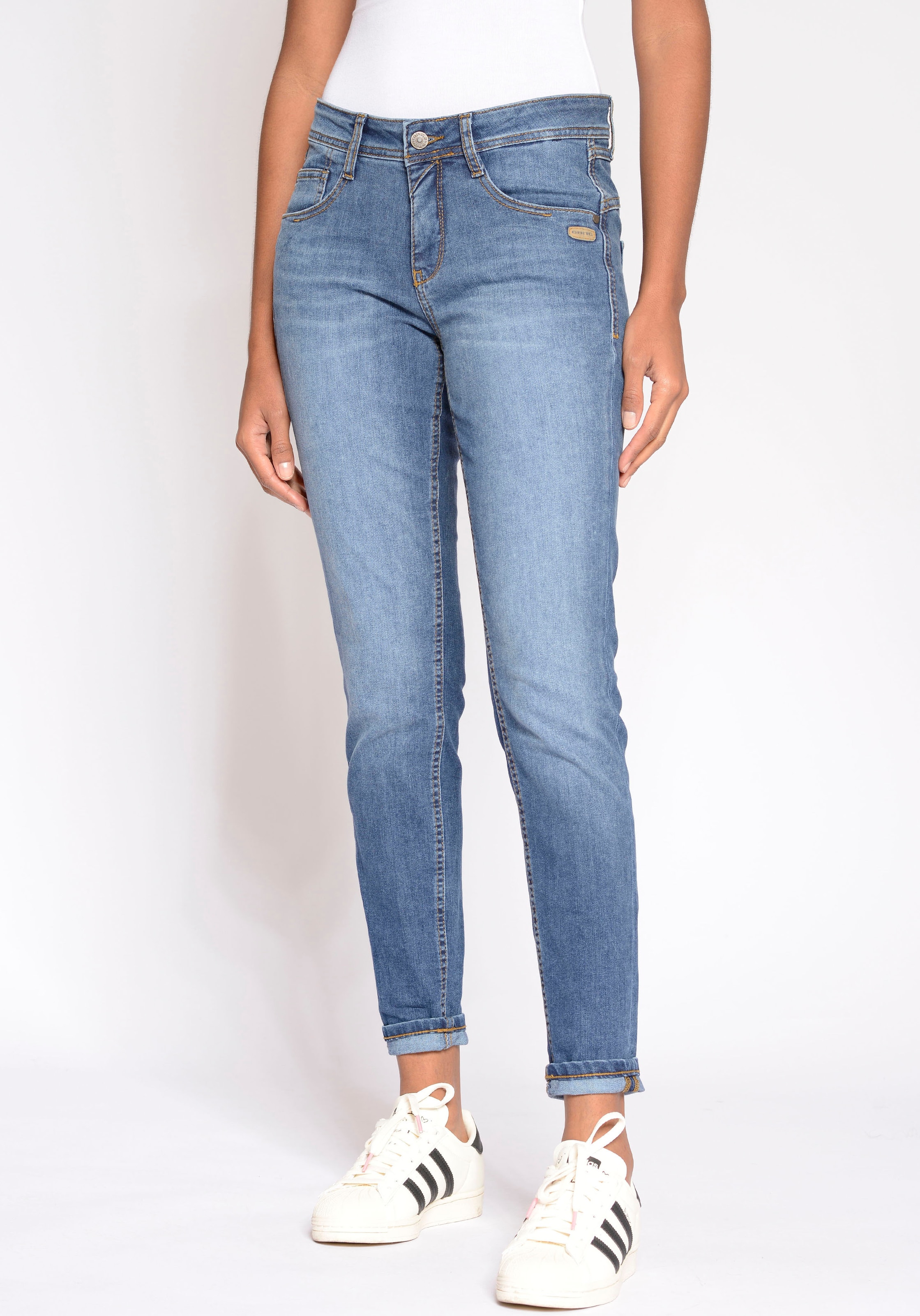 bei online rechter Relax-fit-Jeans doppelter OTTO »94AMELIE«, GANG mit bestellen Gesäßtasche