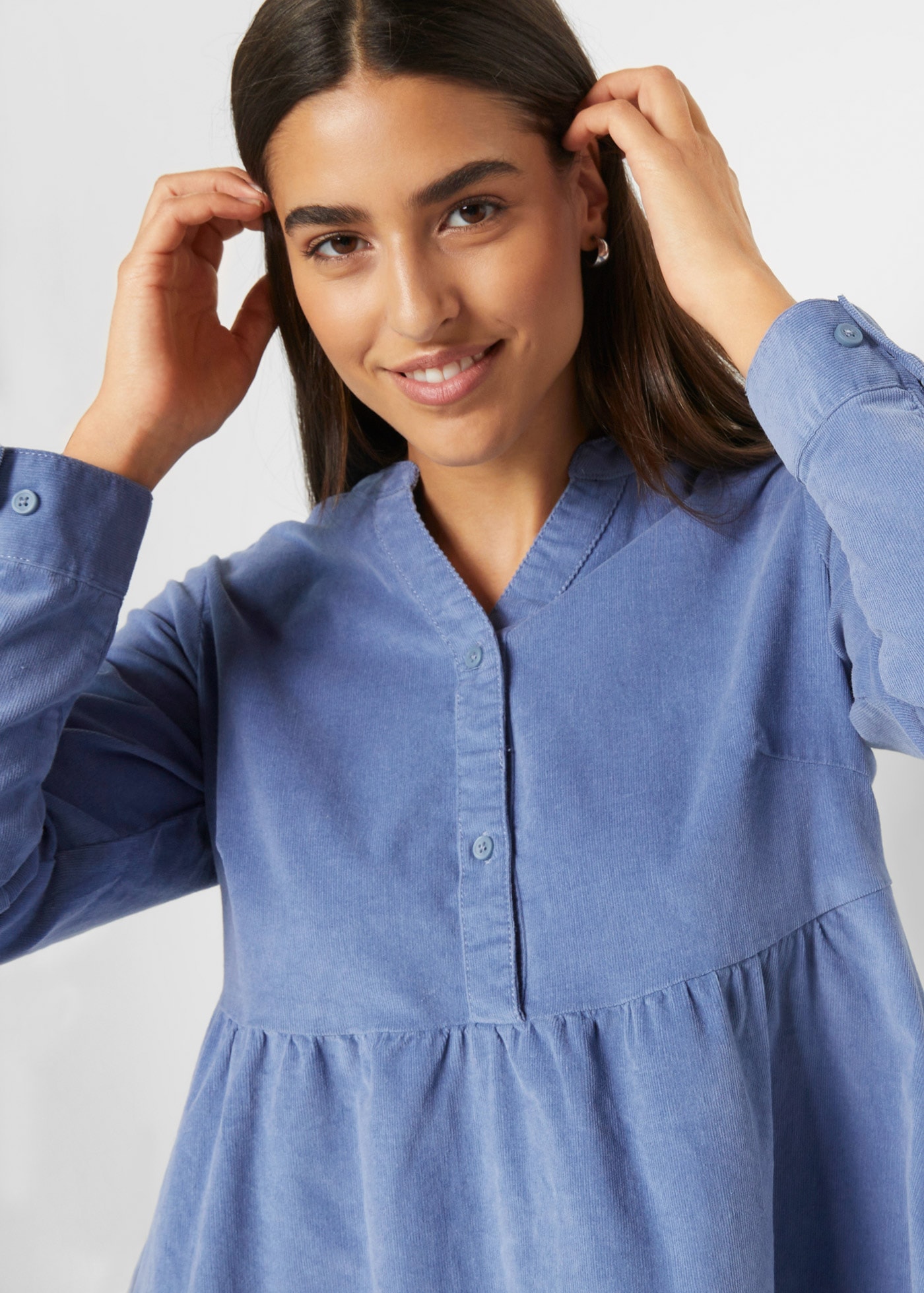 bonprix Midikleid »Kleid aus Baumwollcord« für entspannten Look, aus weichem Baumwollcord, mit Elasthan-Anteil