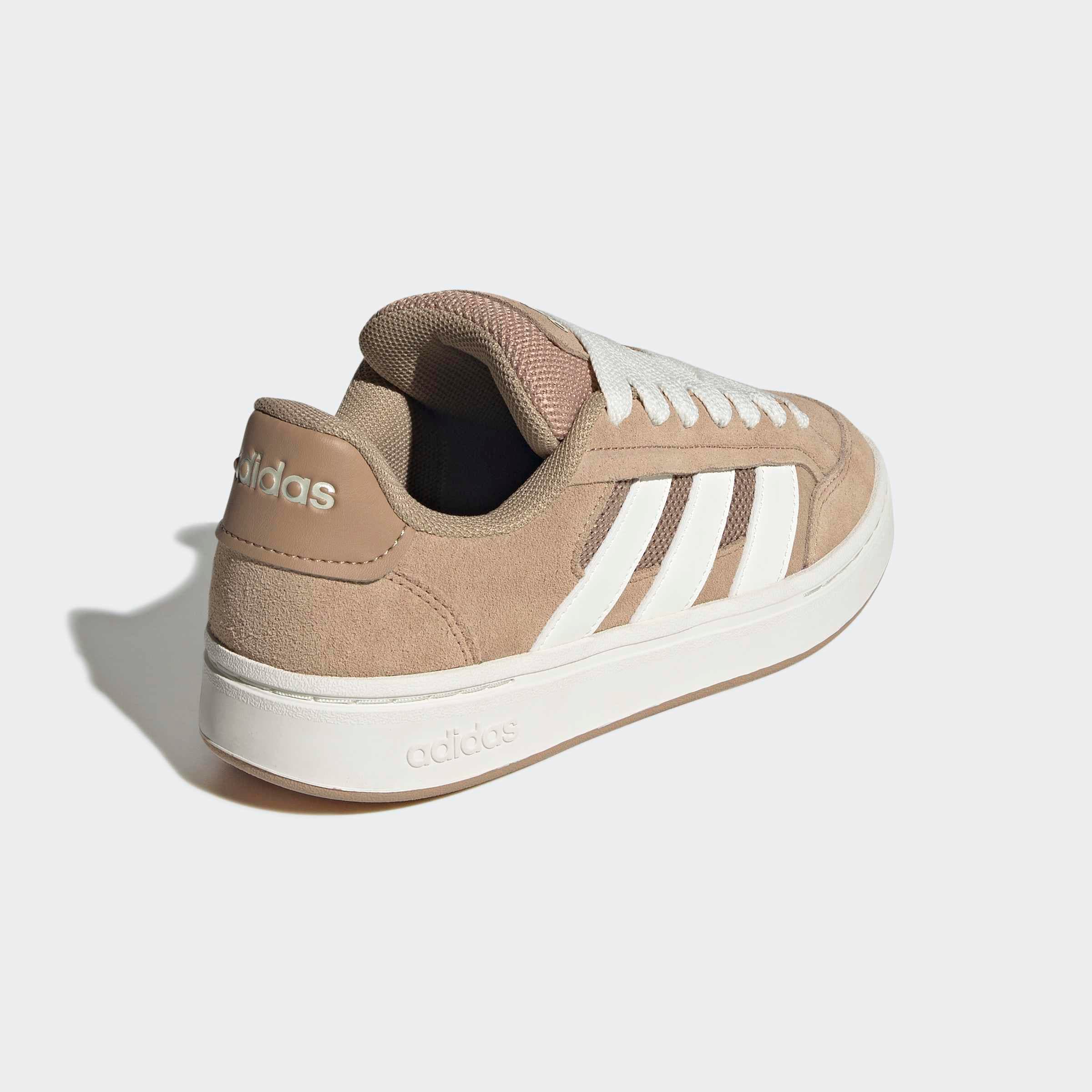 adidas Sportswear Sneaker »GRAND COURT ALPHA«  inspiriert vom Design des adidas campus 00