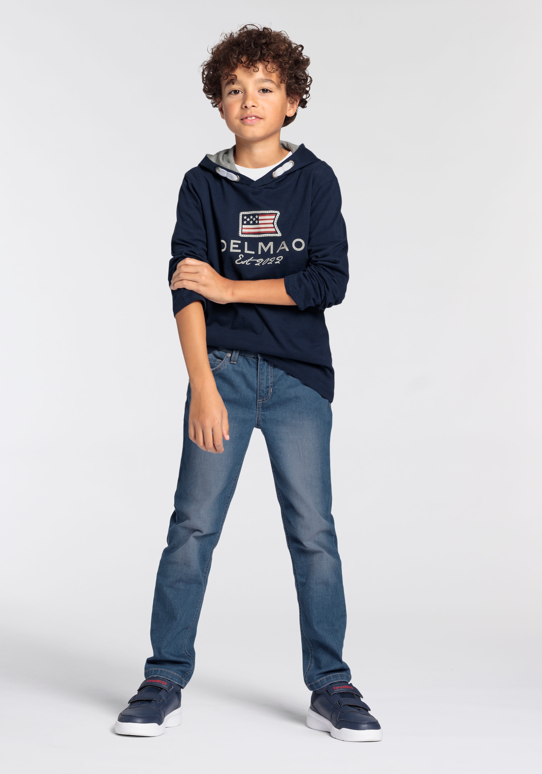 DELMAO Kapuzenshirt »für Jungen«, Langarm, Basic-Passform, bedruckt, aus Baumwolle