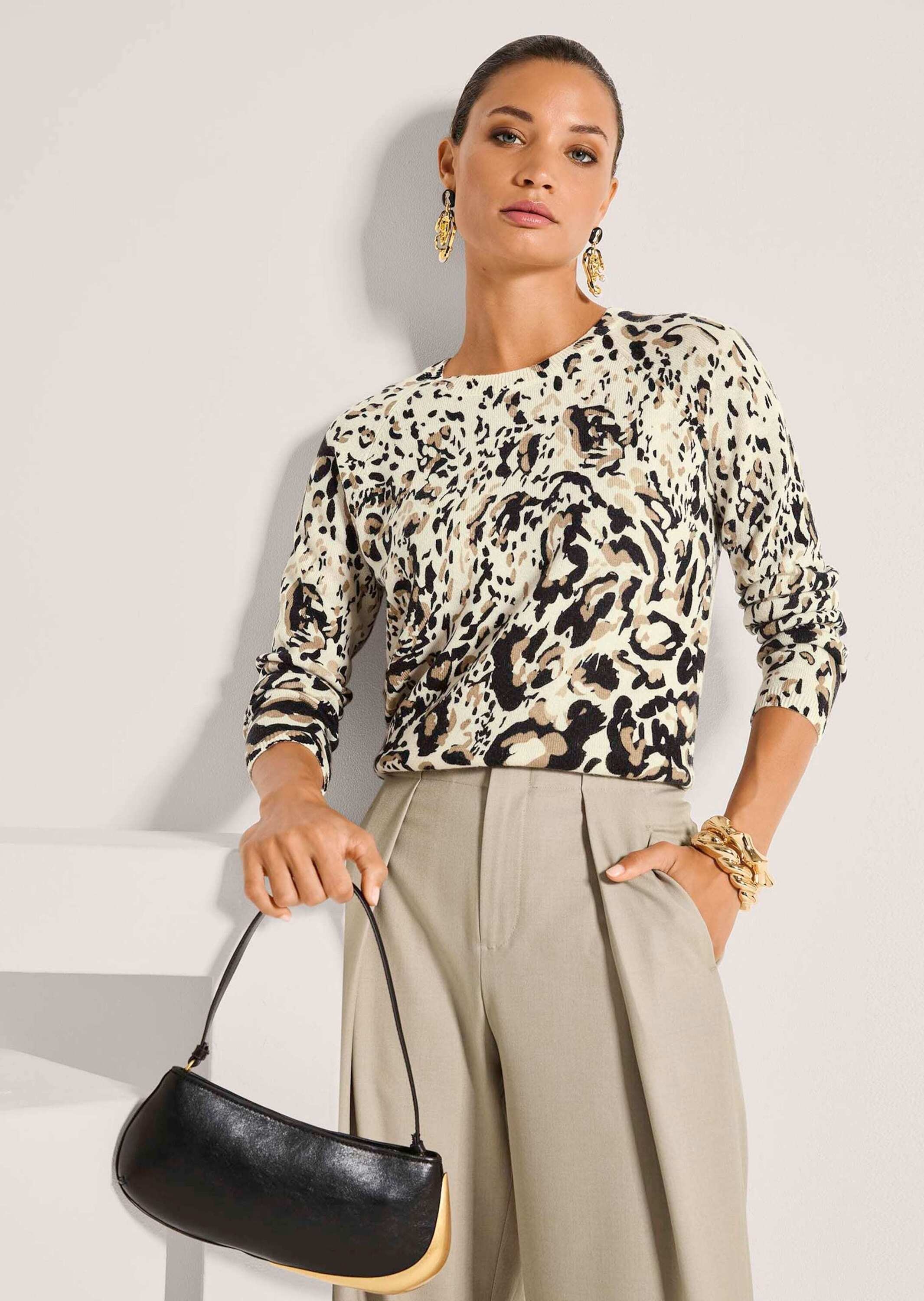 MADELEINE Longpullover »Feinstrickpullover Wollpullover mit Animal-Print« Individueller Print