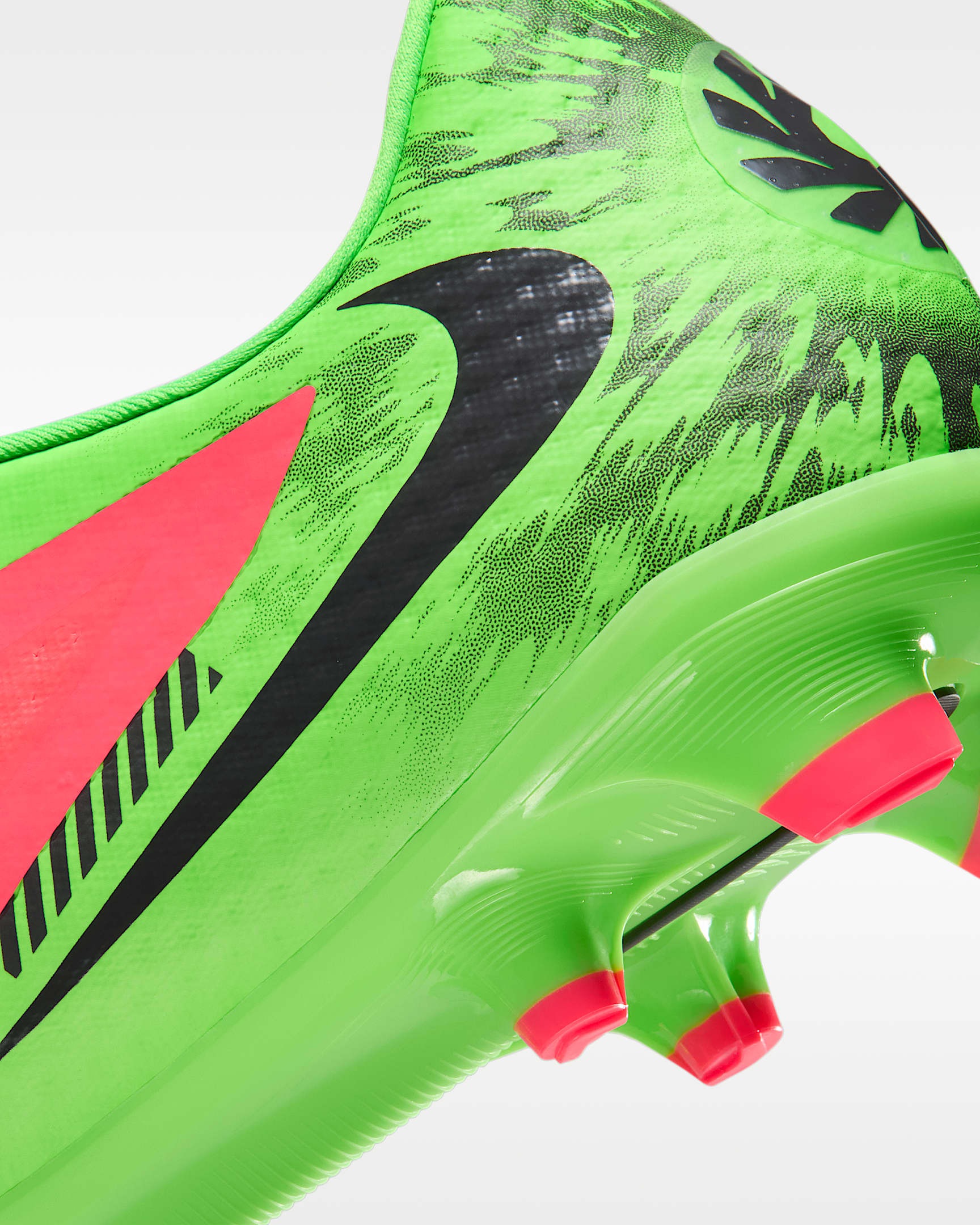 Nike Fußballschuh »PHANTOM 6 LOW ACAD FG/MG EH«  Erling Haarland, Außensohle für Rasenplätze
