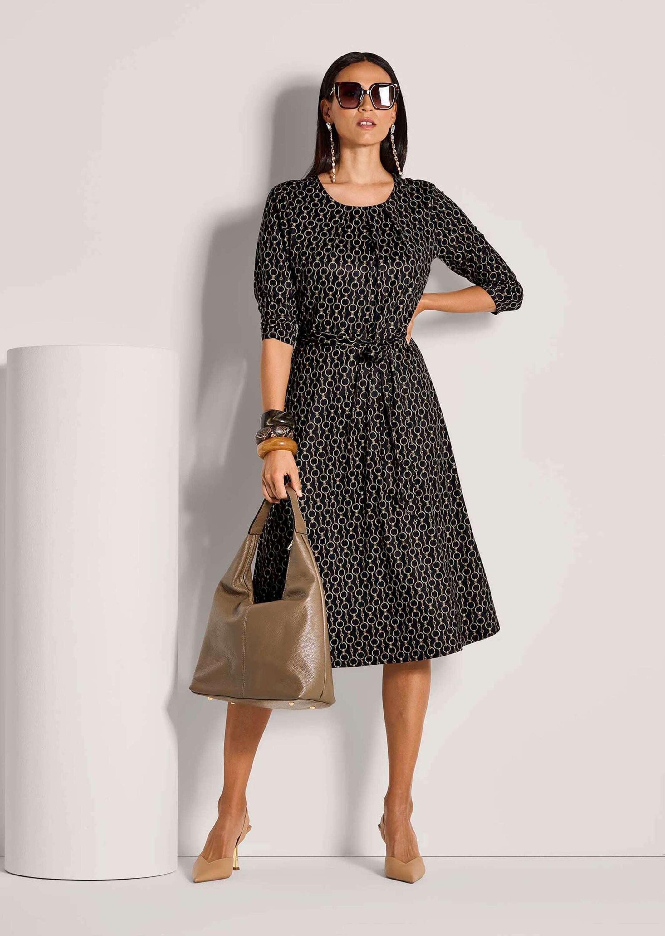 MADELEINE Sommerkleid »Kleid Elegantes Kleid mit grafischem Muster«