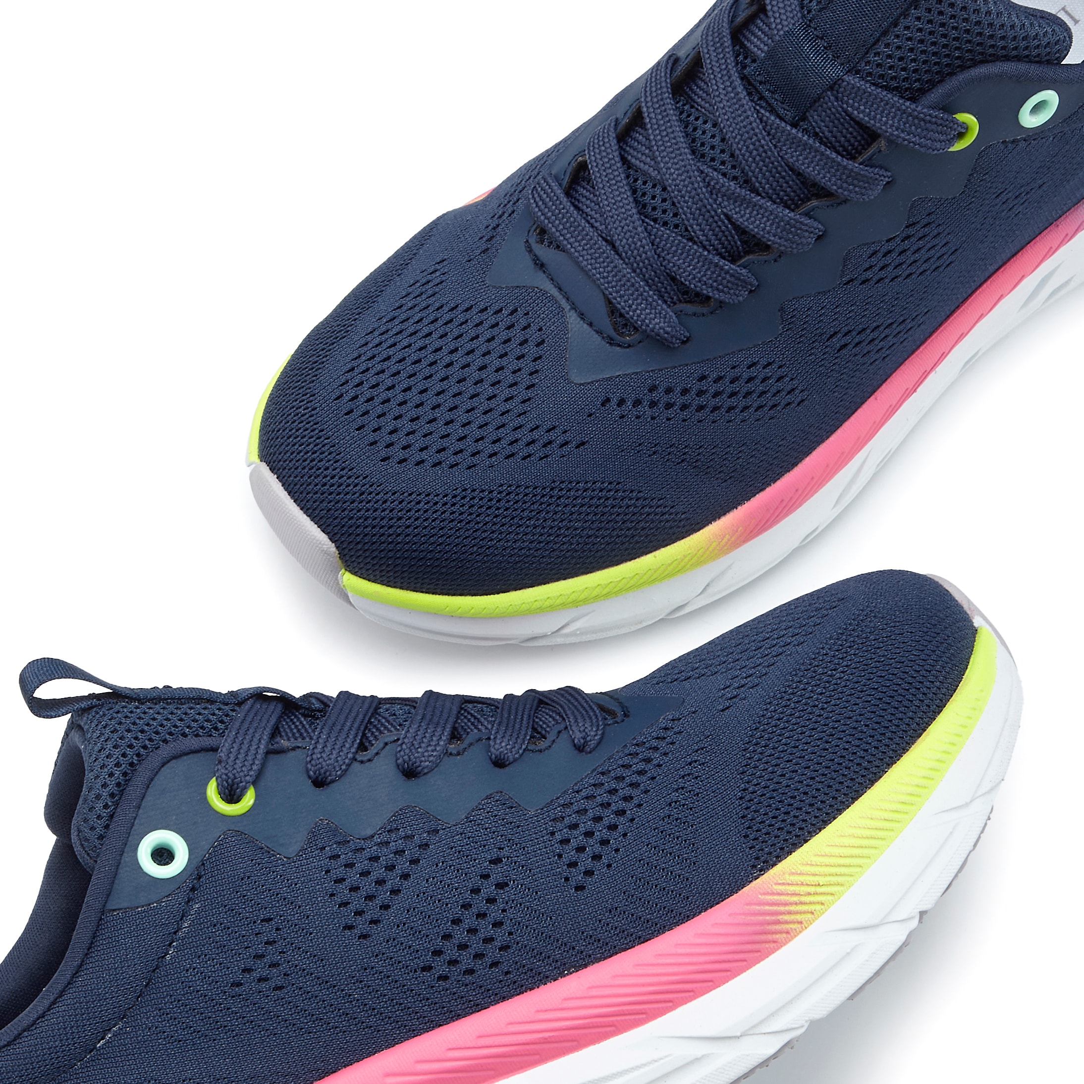 LASCANA Sneaker »Halbschuh, Turnschuh, Freizeitschuh,«  mit modischen Farbdetails, Chunky Sohle & Mesh-Optik VEGAN