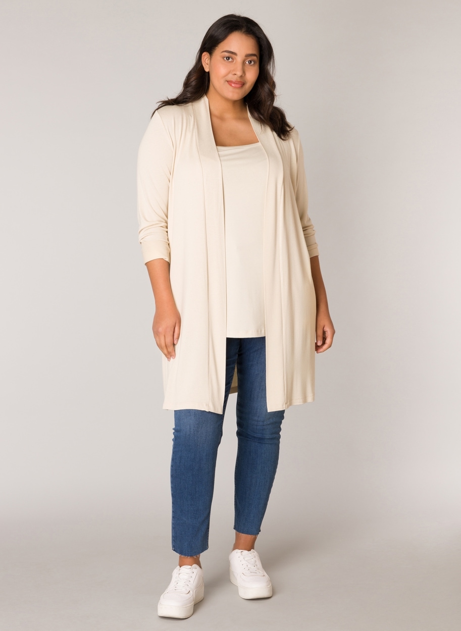 Base Level Curvy Longstrickjacke »Ayla Long«, Figurumspielende, weiche Strickqualität
