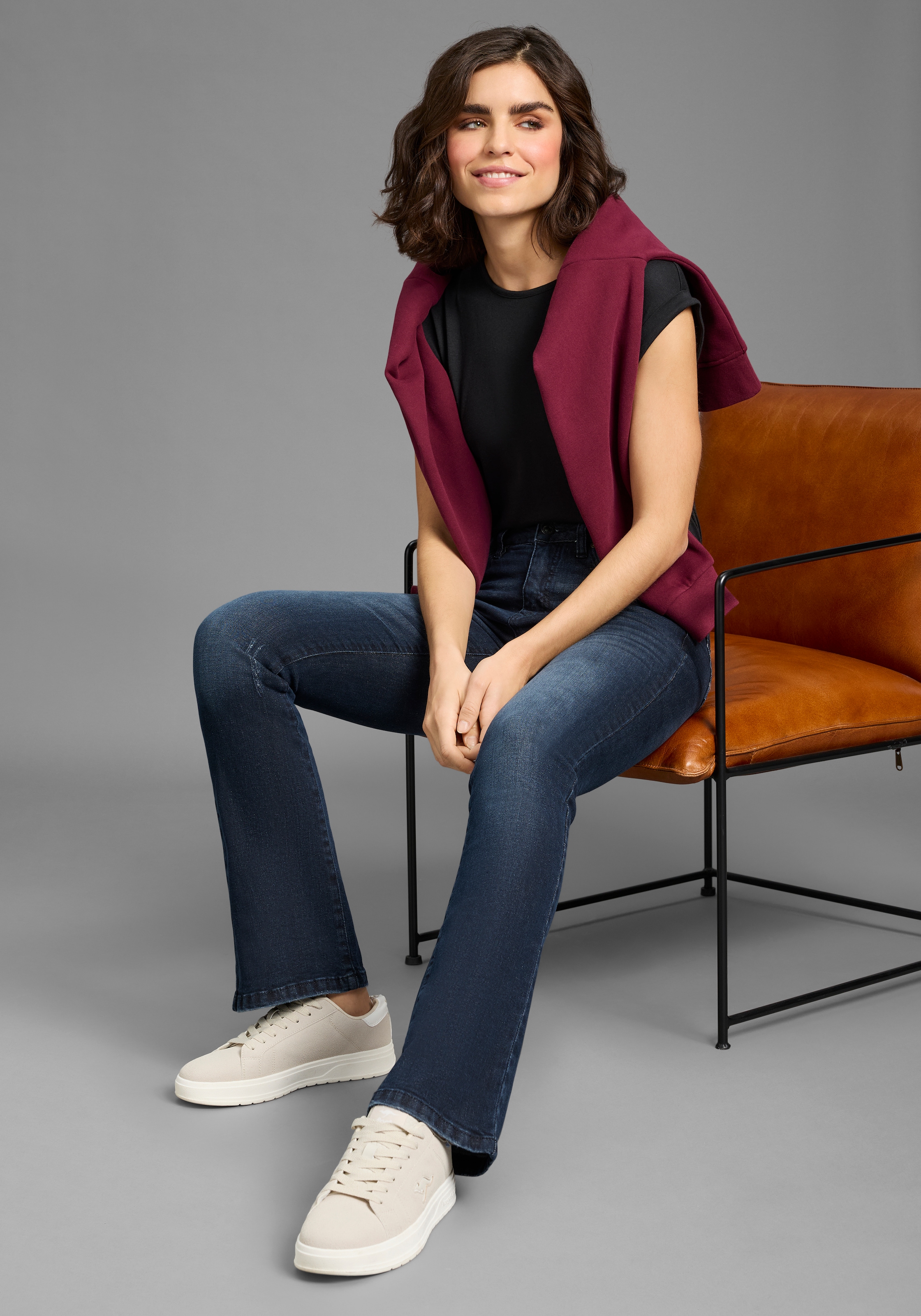 KangaROOS 5-Pocket-Jeans ausgestellte Beinform,  Used-Waschung,  normale Leibhöhe