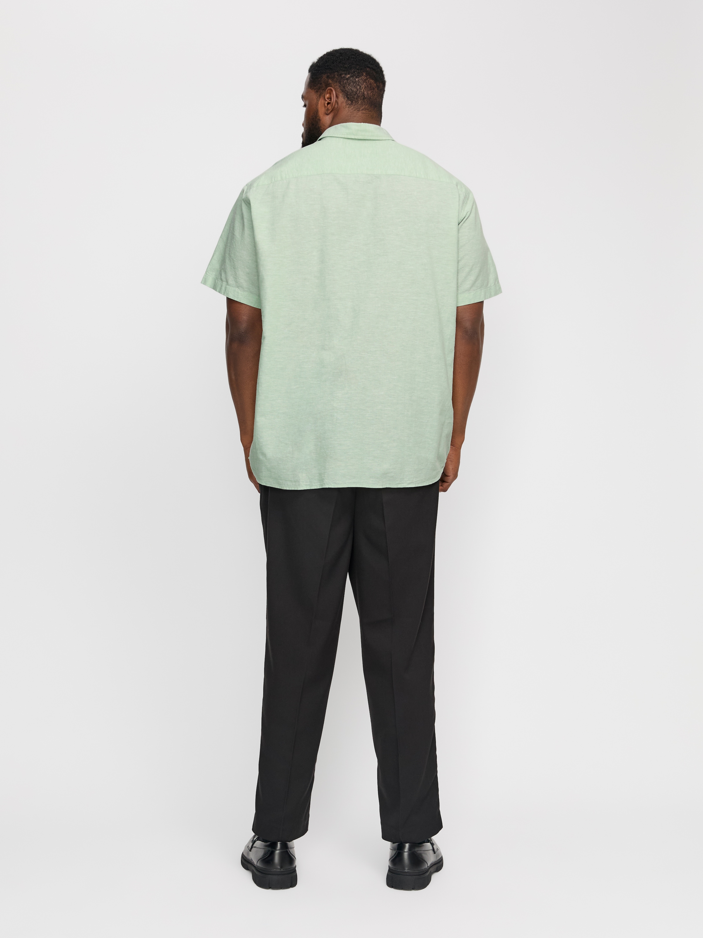 Jack & Jones PlusSize Kurzarmhemd »JJEBREEZE SHIRT SS SN PLS«, mit Hemdkragen