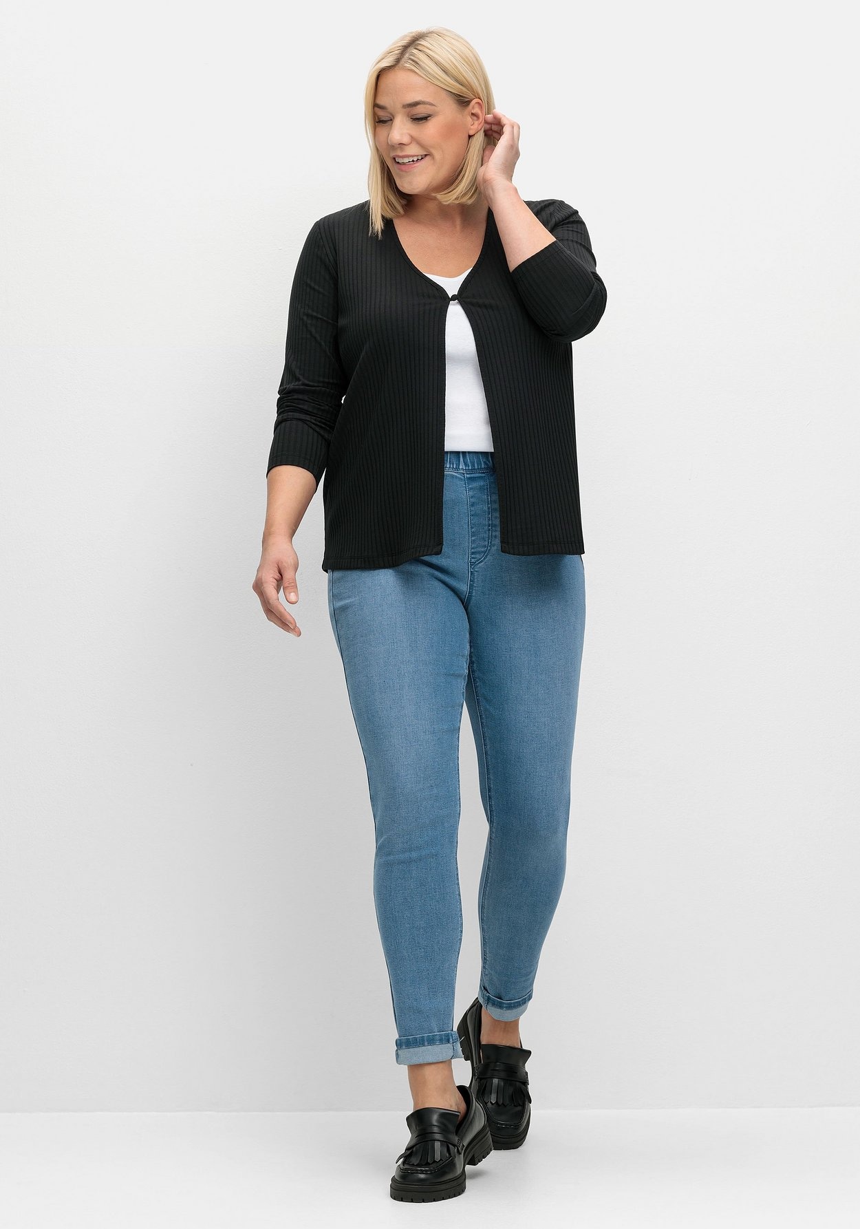Sheego Strickjacke »Shirtjacke mit 1-Knopf-Verschluss«, mit 1-Knopf-Verschluss