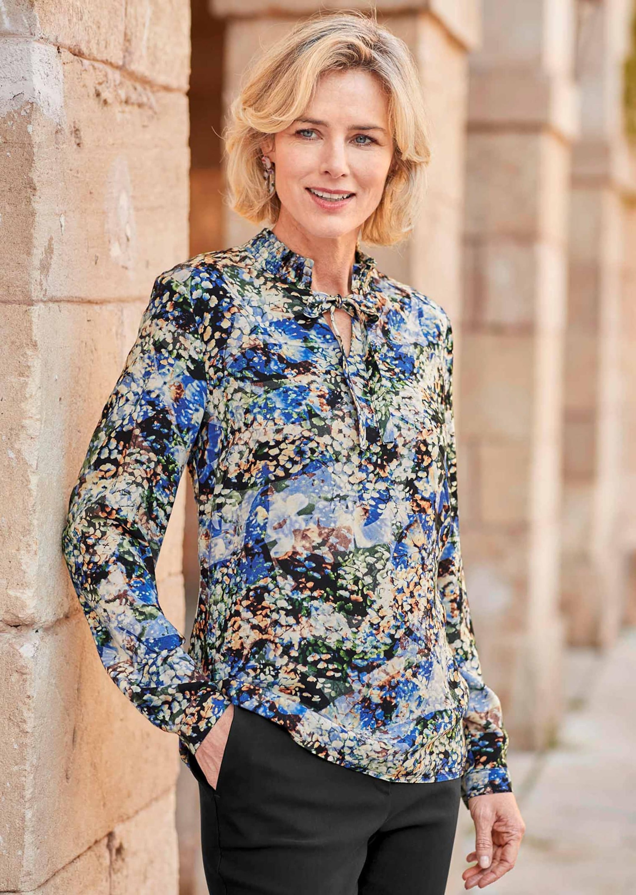 GOLDNER Druckbluse »Druckbluse mit raffinierter Ausschnittlösung«