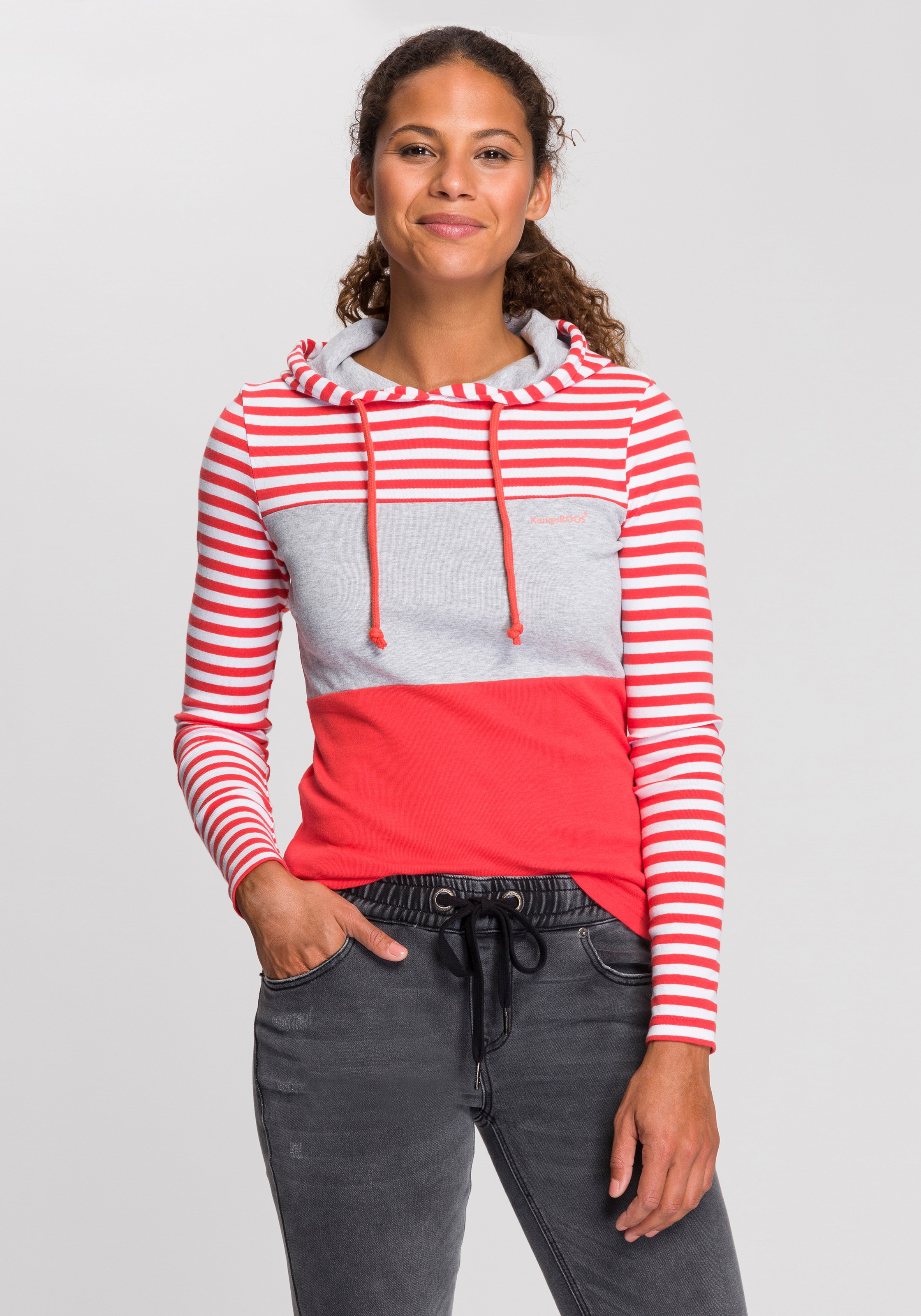 KangaROOS Kapuzenshirt, in verspielter Ringel-Optik mit Colorblocking Design
