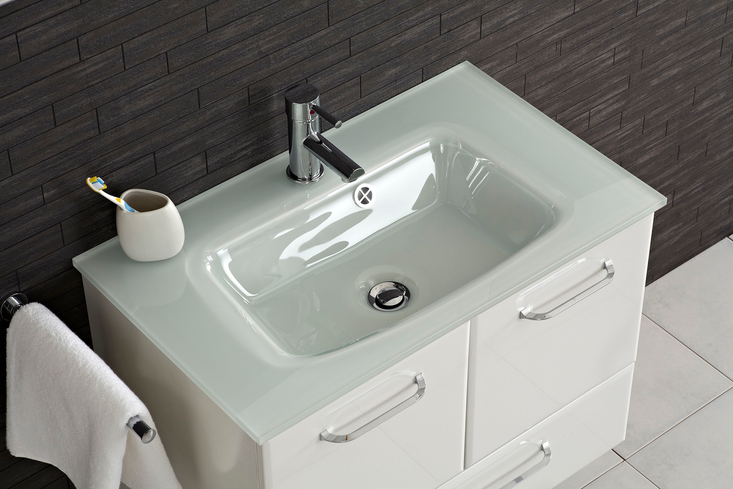 Saphir Waschtisch »Quickset Glaswaschtisch mit Unterschrank, 74 cm breit, Waschplatz«, Griffe in Chrom Glanz, inkl. Türdämpfer, 2 Türen, 1 Schublade