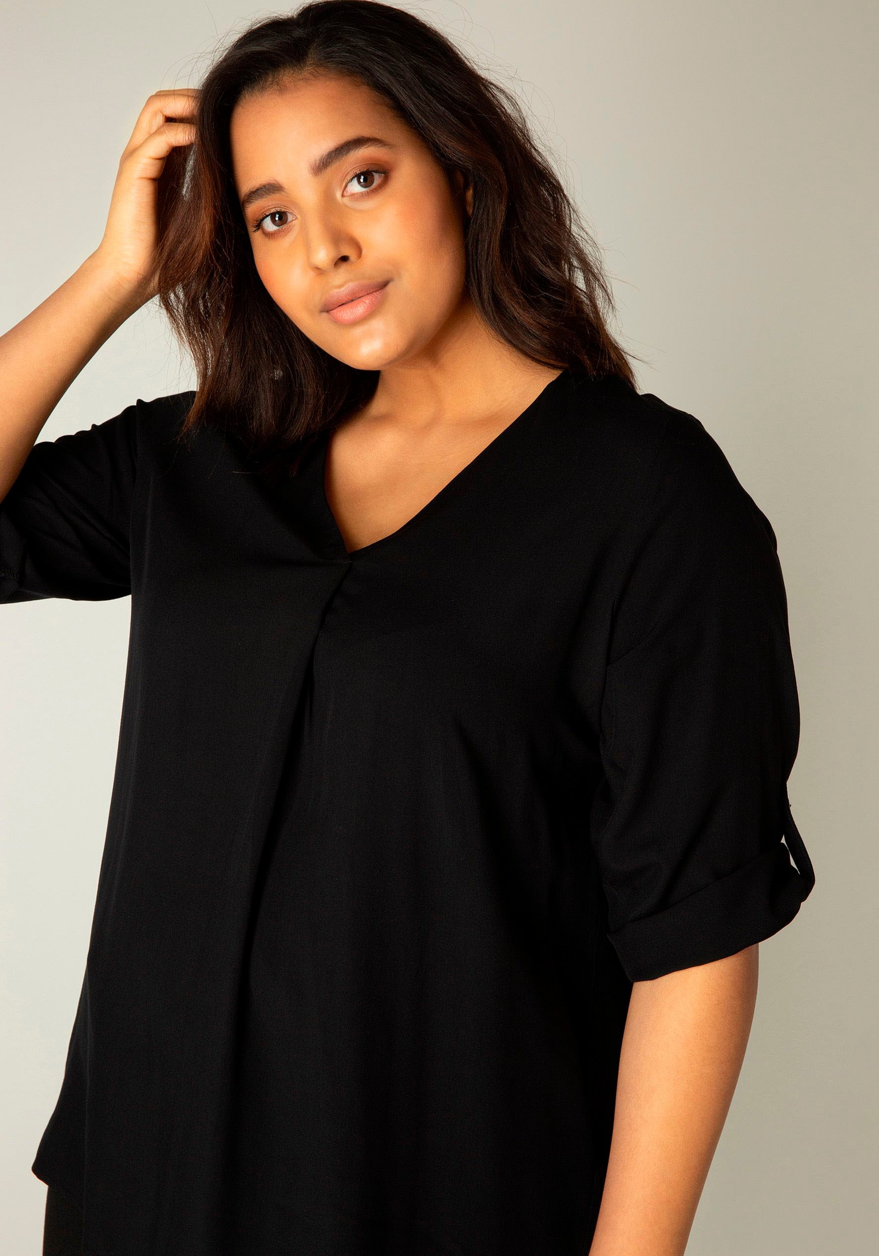 Base Level Curvy Shirtbluse »Yanina«, mit V-Ausschnitt