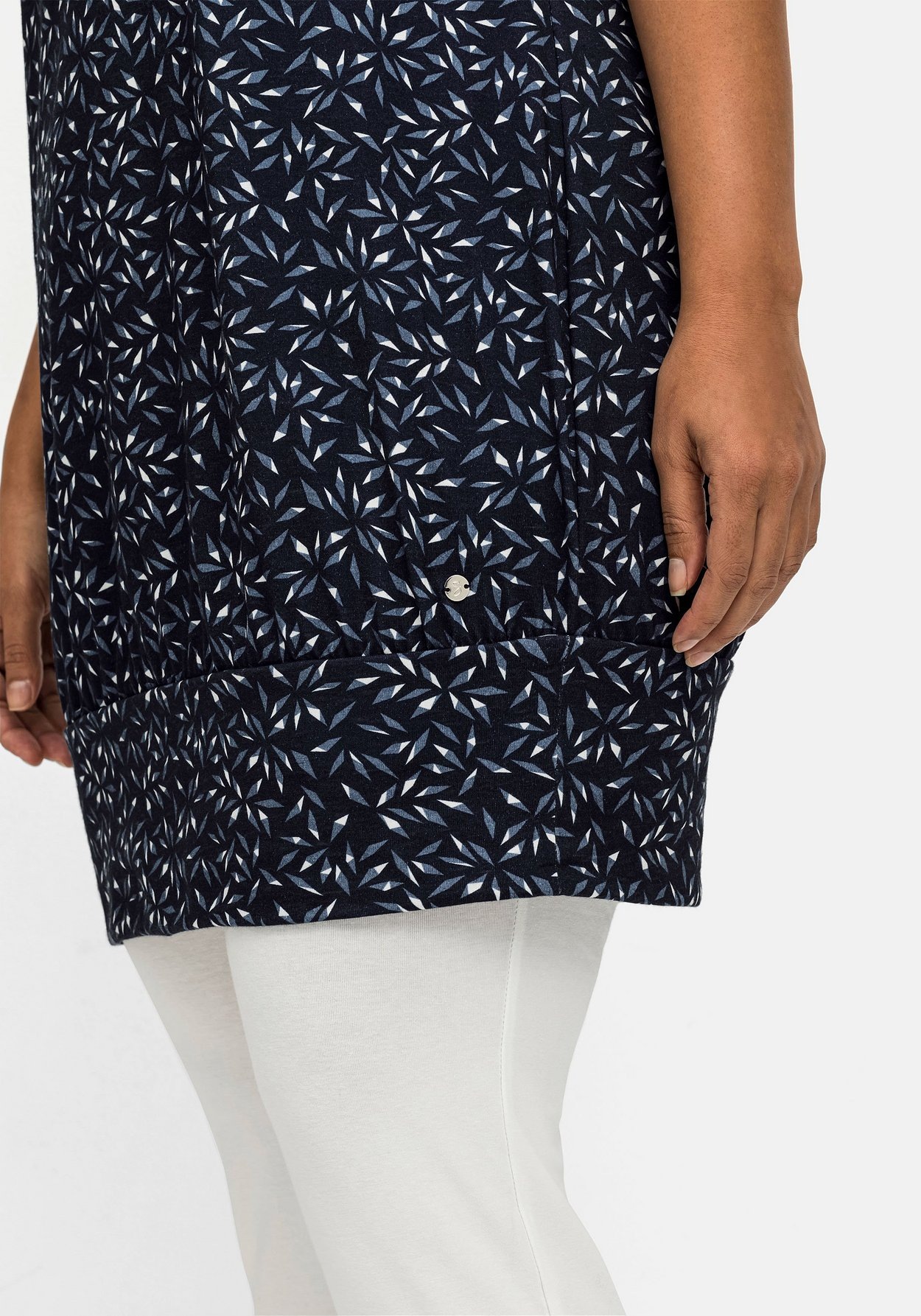 Sheego Shirtkleid »Relax-Shirtkleid mit Alloverdruck und breitem Saum«