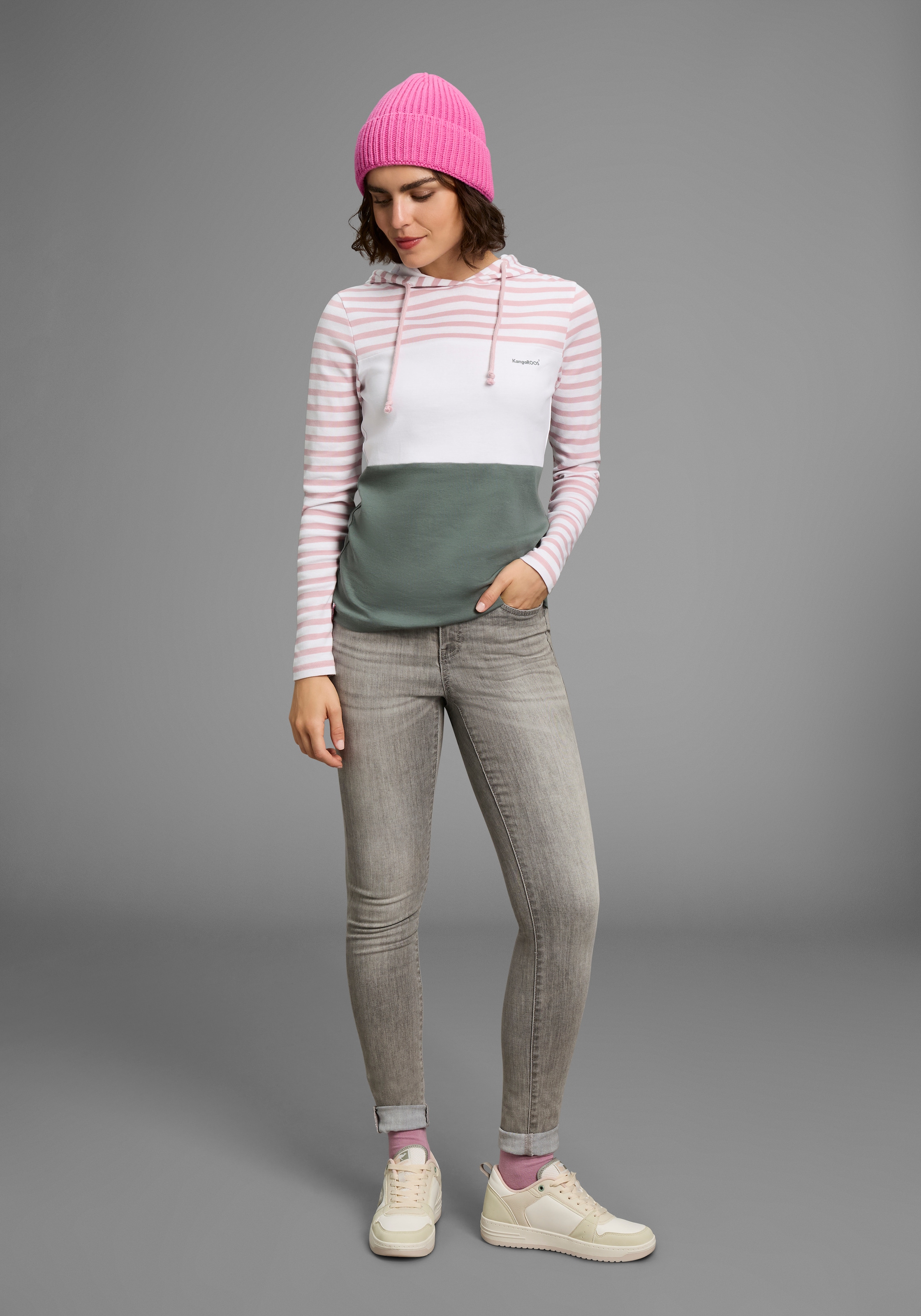 KangaROOS Kapuzenshirt, Langarm, sehr figurbetont, mit Colourblocking-Optik