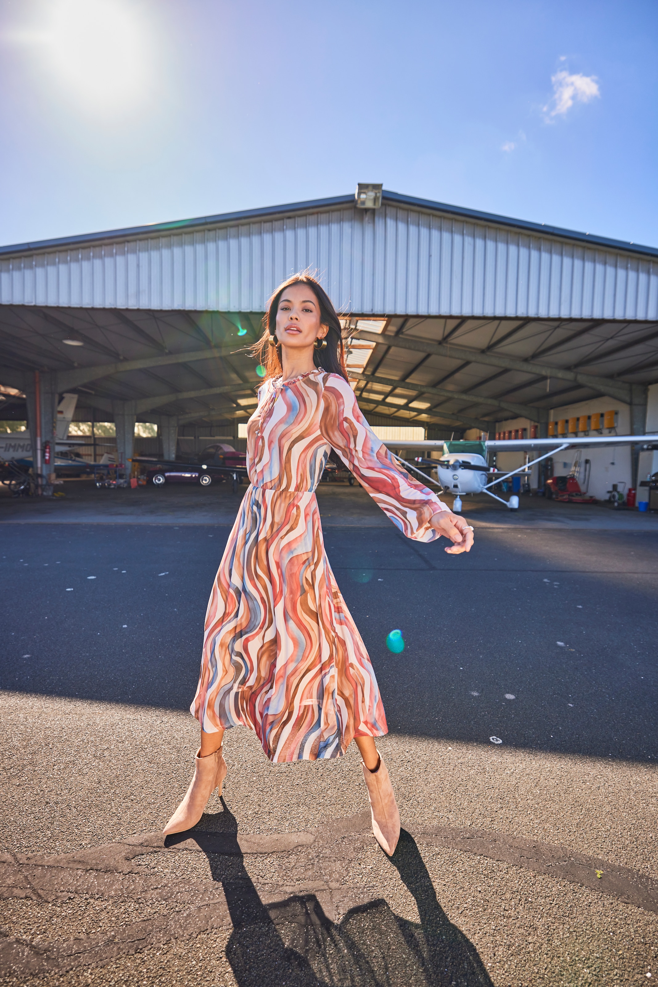 Aniston SELECTED Midikleid V-Ausschnitt mit Rüschen und Bindebändern - NEUE KOLLEKTION