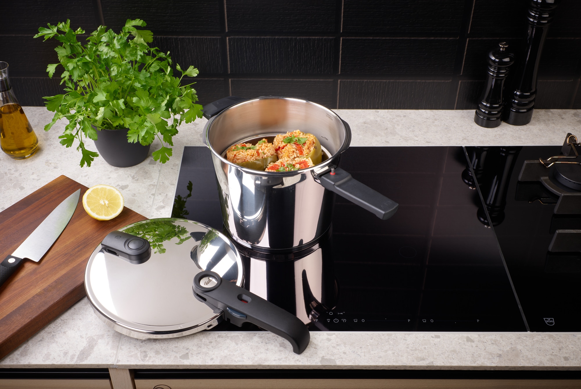 Fissler Schnellkochtopf »Vitaquick® Edition« Set, je 1 Topf 4,5 + 2,5 Liter, 1 Deckel, 1 Zusatz-Glasdeckel + Zubehör, 6 Stk. tlg. Edelstahl 18/10