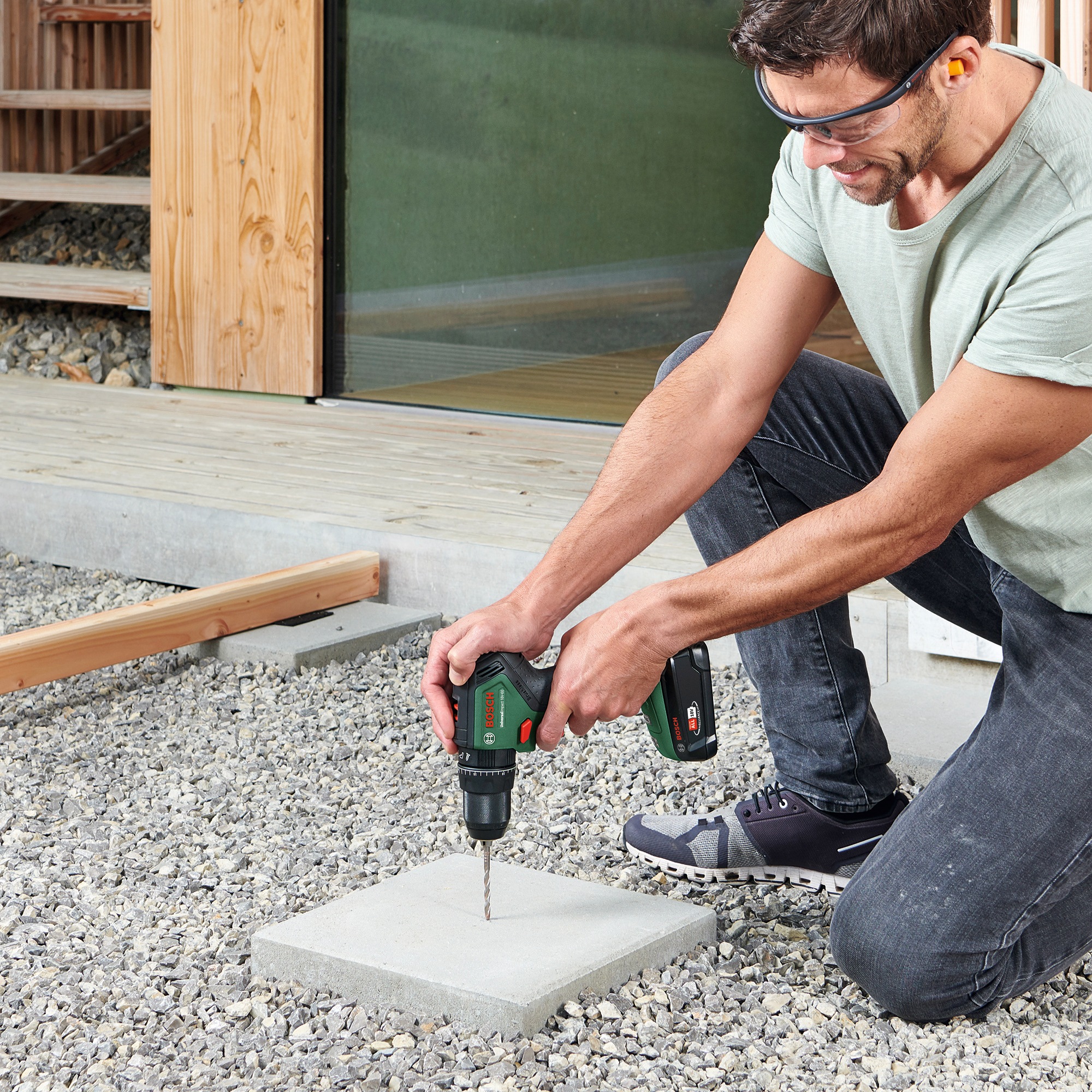 Bosch Home & Garden Akku-Schlagbohrschrauber »UniversalImpact 18V«, mit 2 Akkus und Ladegerät