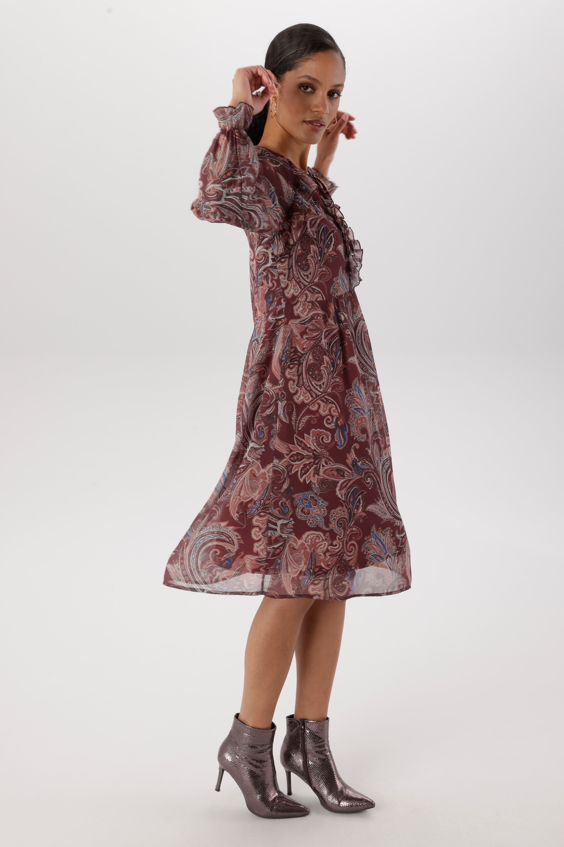Aniston SELECTED Chiffonkleid mit Volants entlang des Ausschnitts und den Ärmeln - NEUE KOLLEKTION