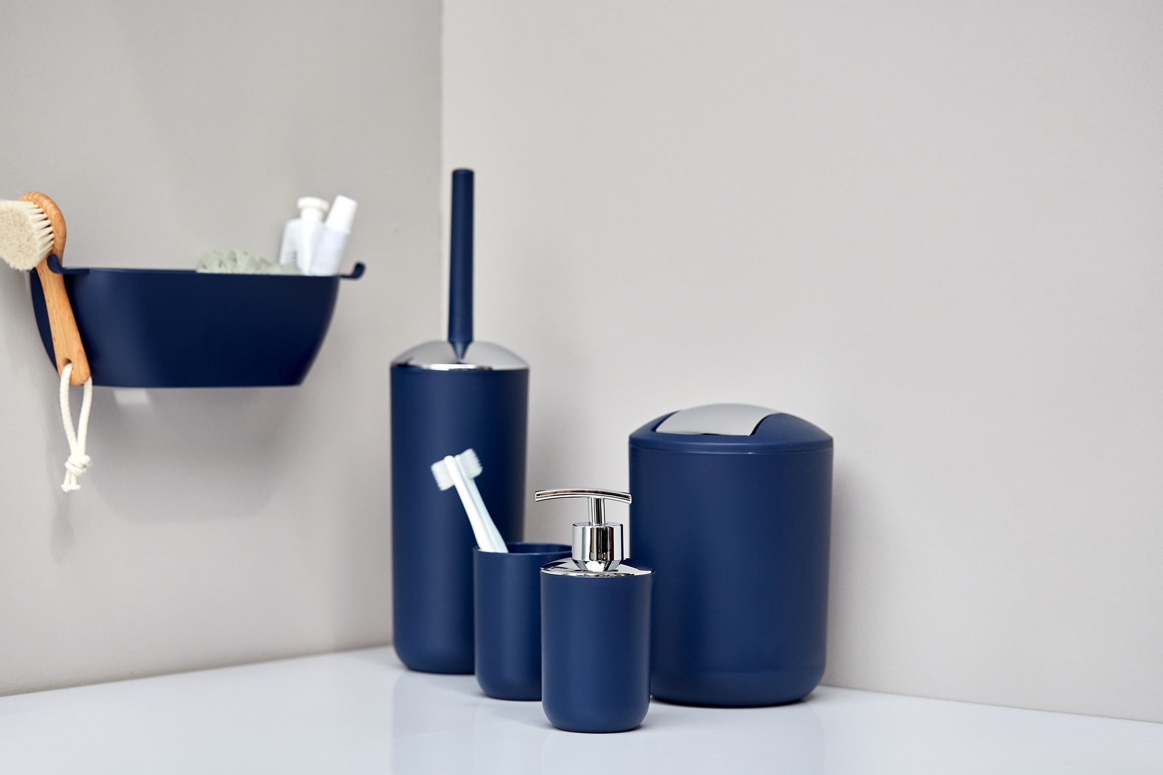 WENKO Badaccessoire-Set »Brasil« Seifenspender, Zahnputzbecher, WC-Garnitur & Kosmetikeimer