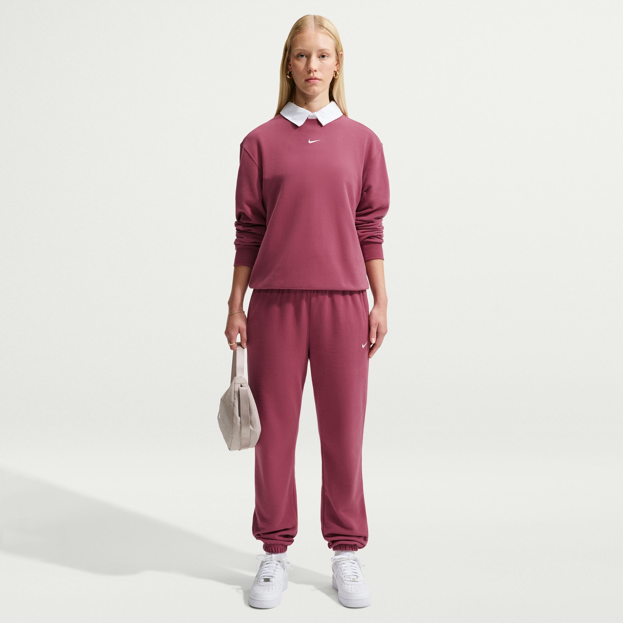 Nike Sportswear Sweatshirt »W NK STDO FLC LW STD CREW«, mit Rundhalsausschnitt, aus angerauter Sweatware, in normaler Länge
