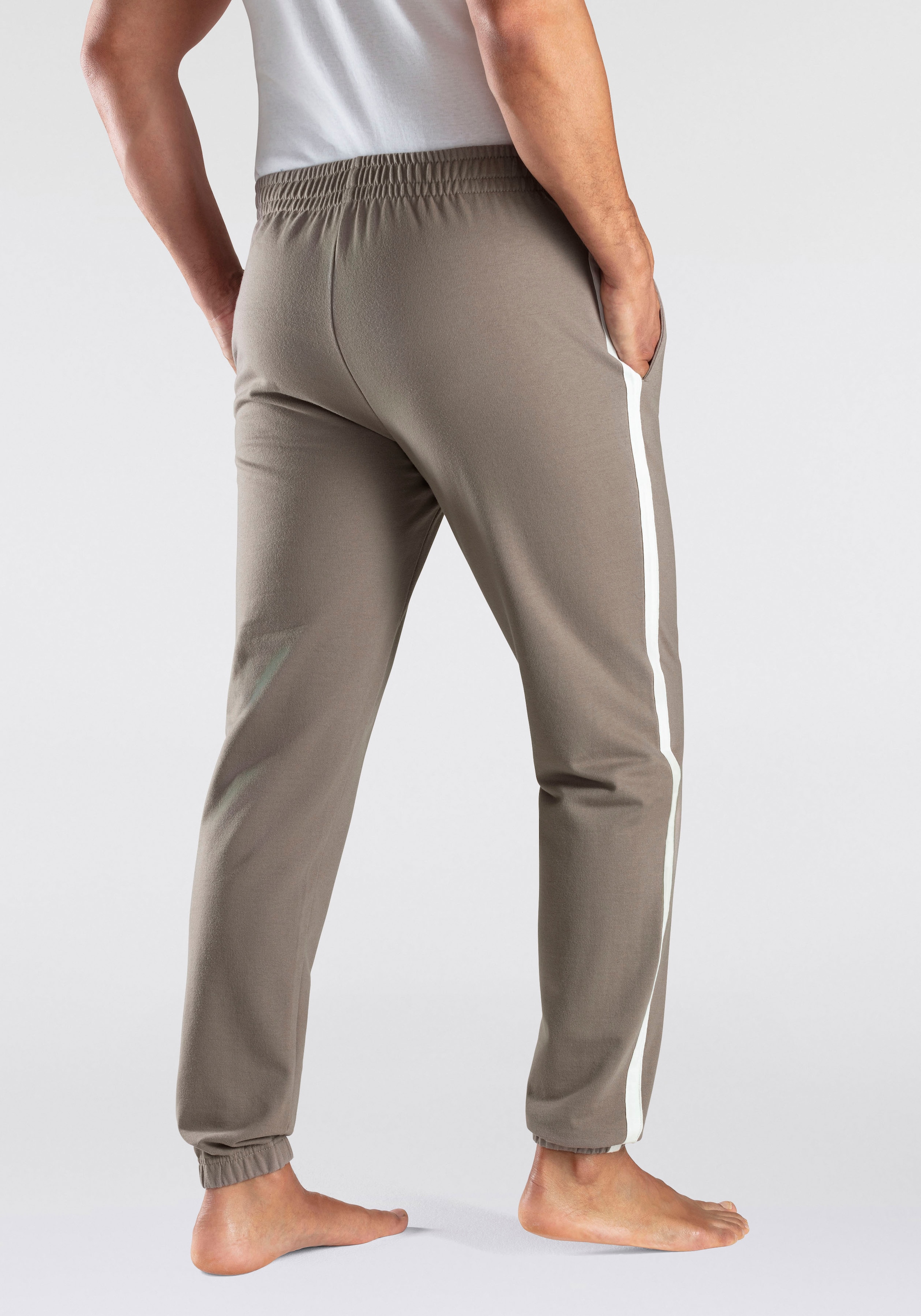 Bench. Loungewear Jogginghose »lange Relaxhose, Sweathose«, aus leichter Sweat-Qualität