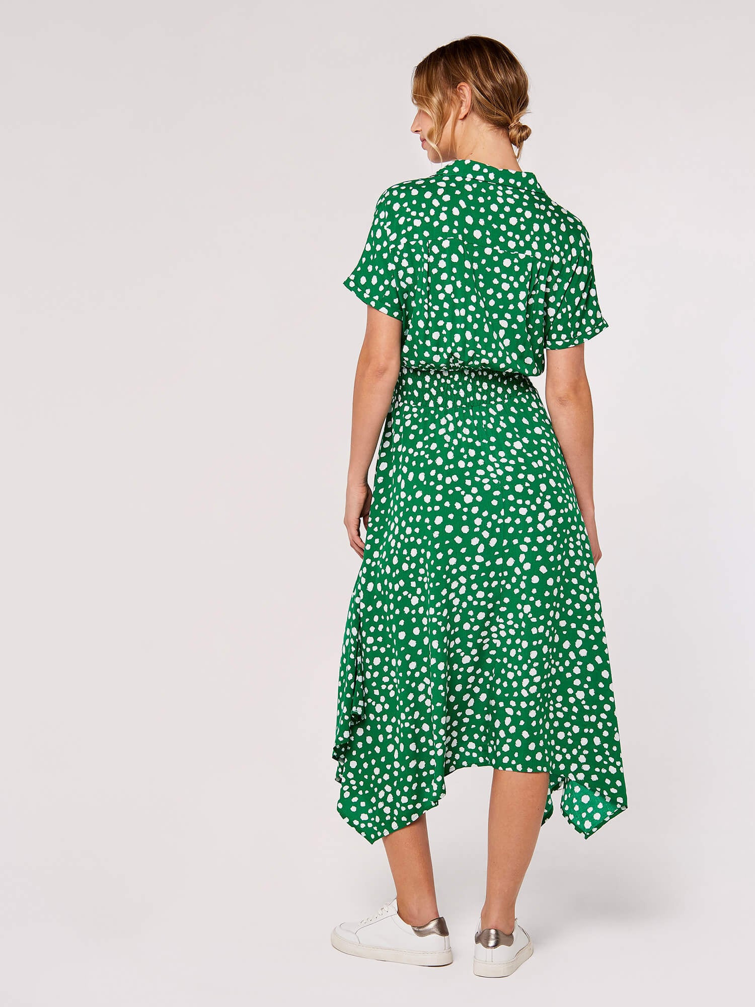 Apricot Midikleid »Midikleid« mit gesmokter Taille
