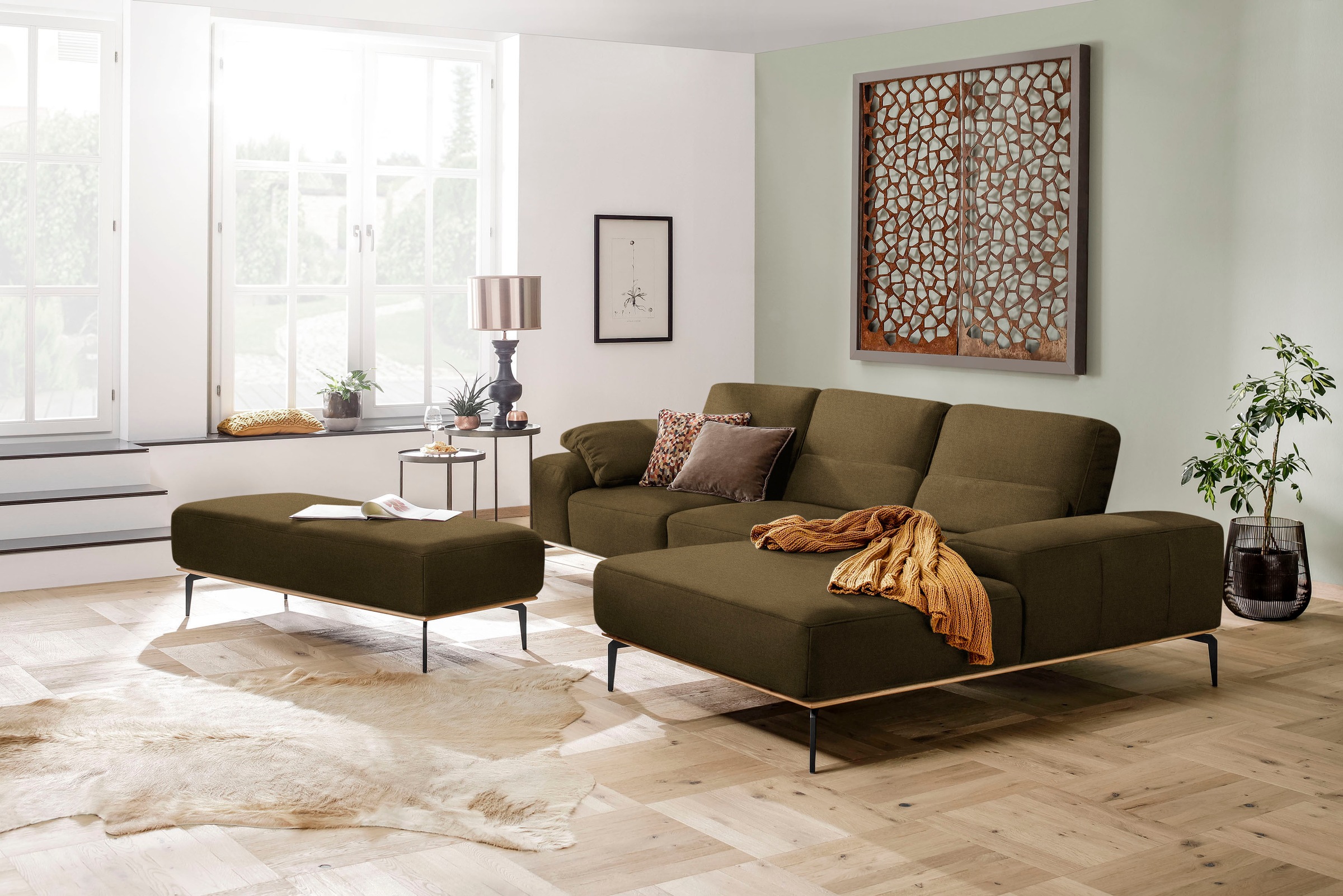 W.SCHILLIG Ecksofa »run, Designsofa mit tollem Sitzkomfort, bequem, L-Form«, mit Holzsockel, Füße in Schwarz pulverbeschichtet, Breite 299 cm
