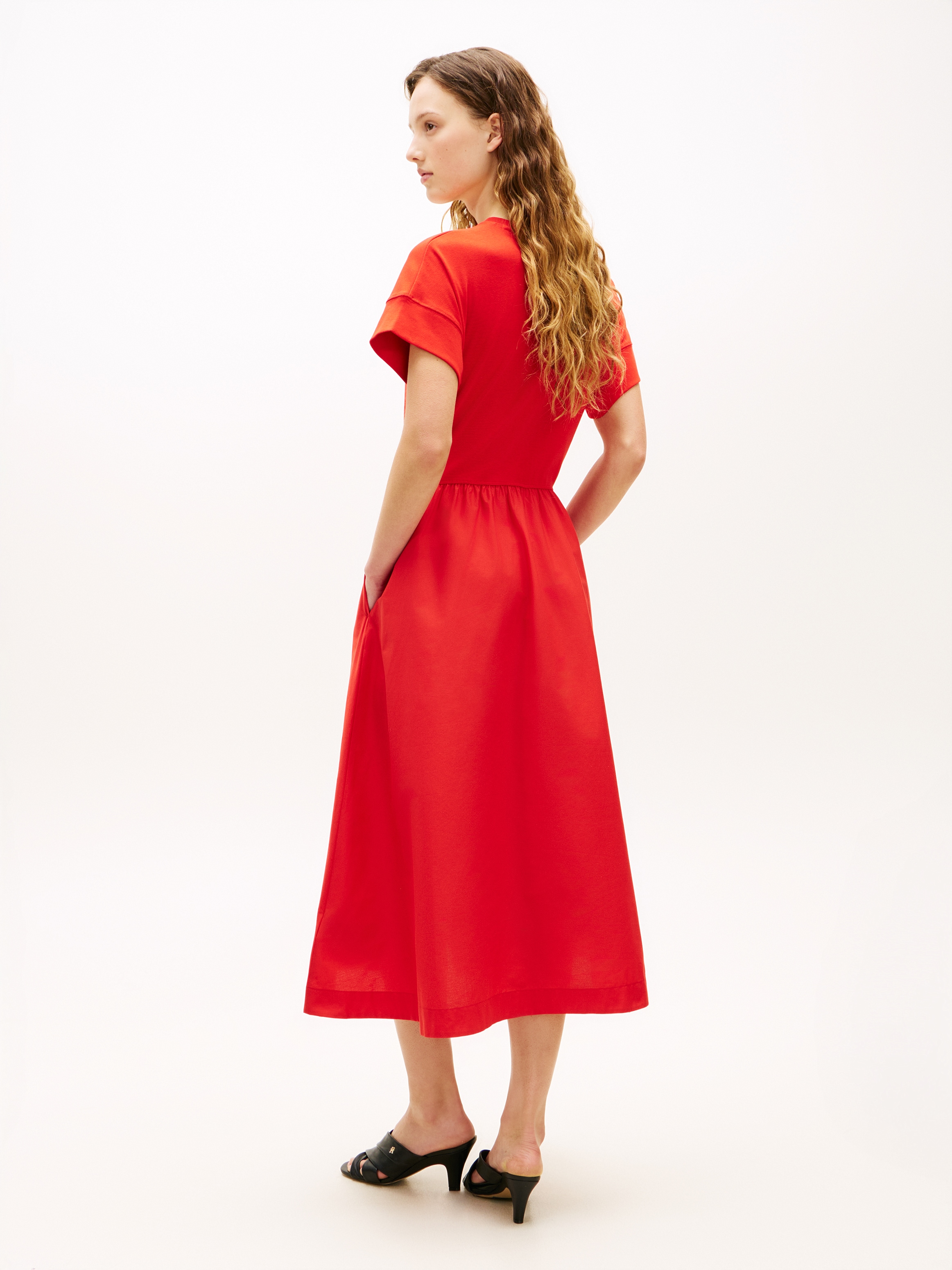 Tommy Hilfiger A-Linien-Kleid »CODY MIX MEDIA C-NK MIDI DRESS« Eingrifftaschen in Midi-Länge, Rundhals, Regular Fit