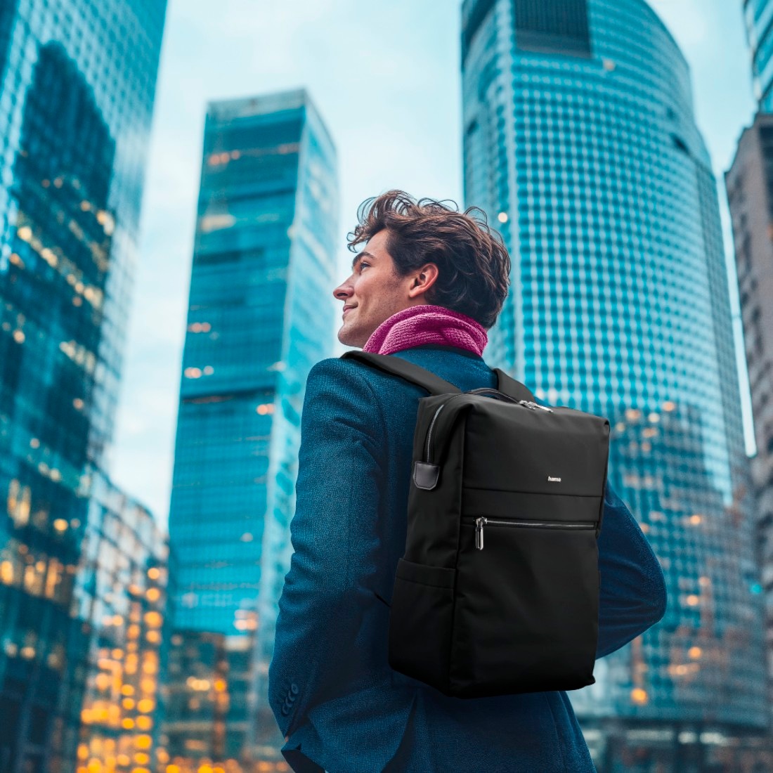 Hama Laptoprucksack »Laptoprucksack (bis 41 cm (16,2“), wasserabweisend, gepolstert, 15 l)« extralanger Reißverschluss, Fach für Wertsachen