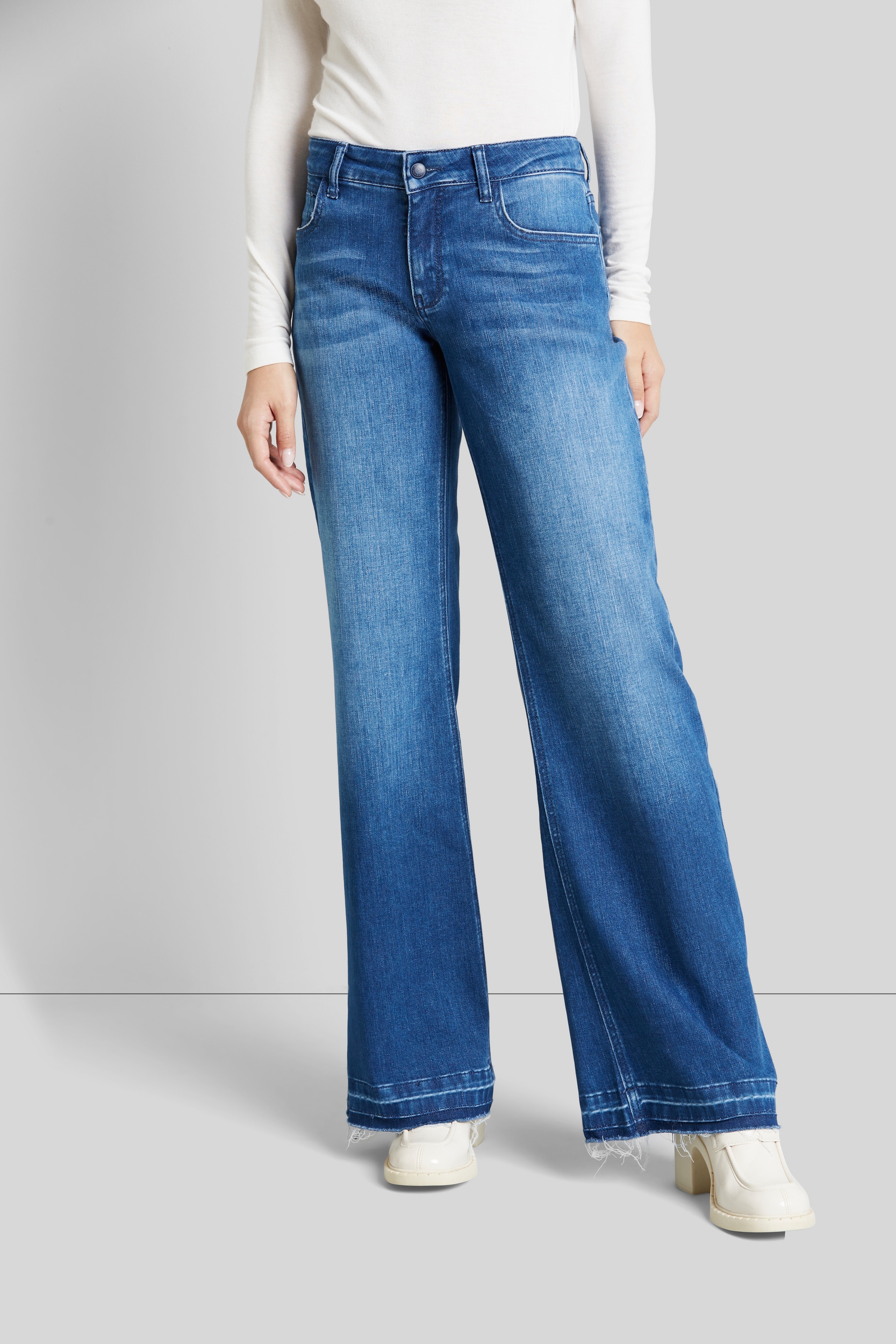 bugatti 5-Pocket-Jeans, mit geradem Beinverlauf