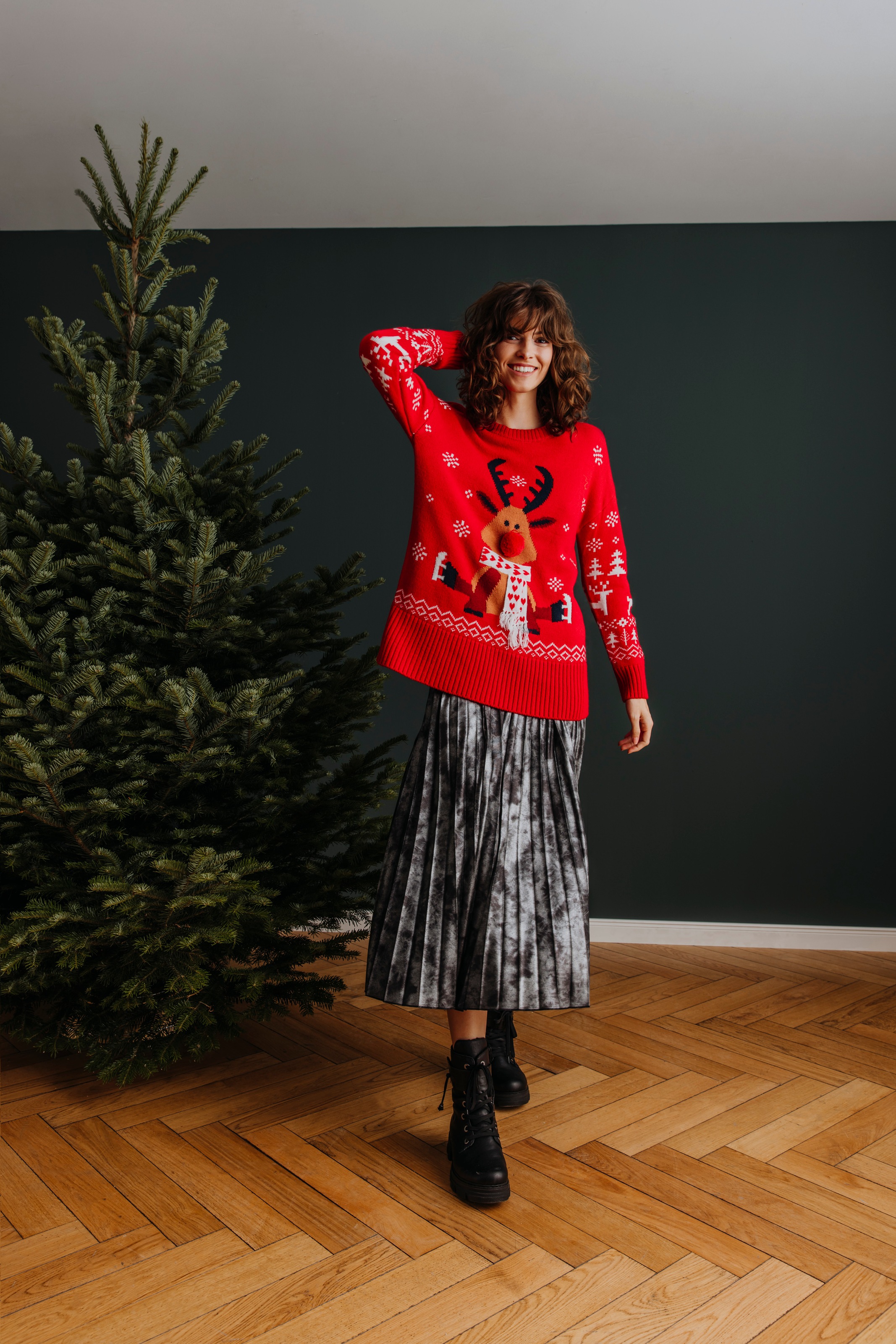 Aniston CASUAL Weihnachtspullover, mit Bommel-Nase und Fransenschal