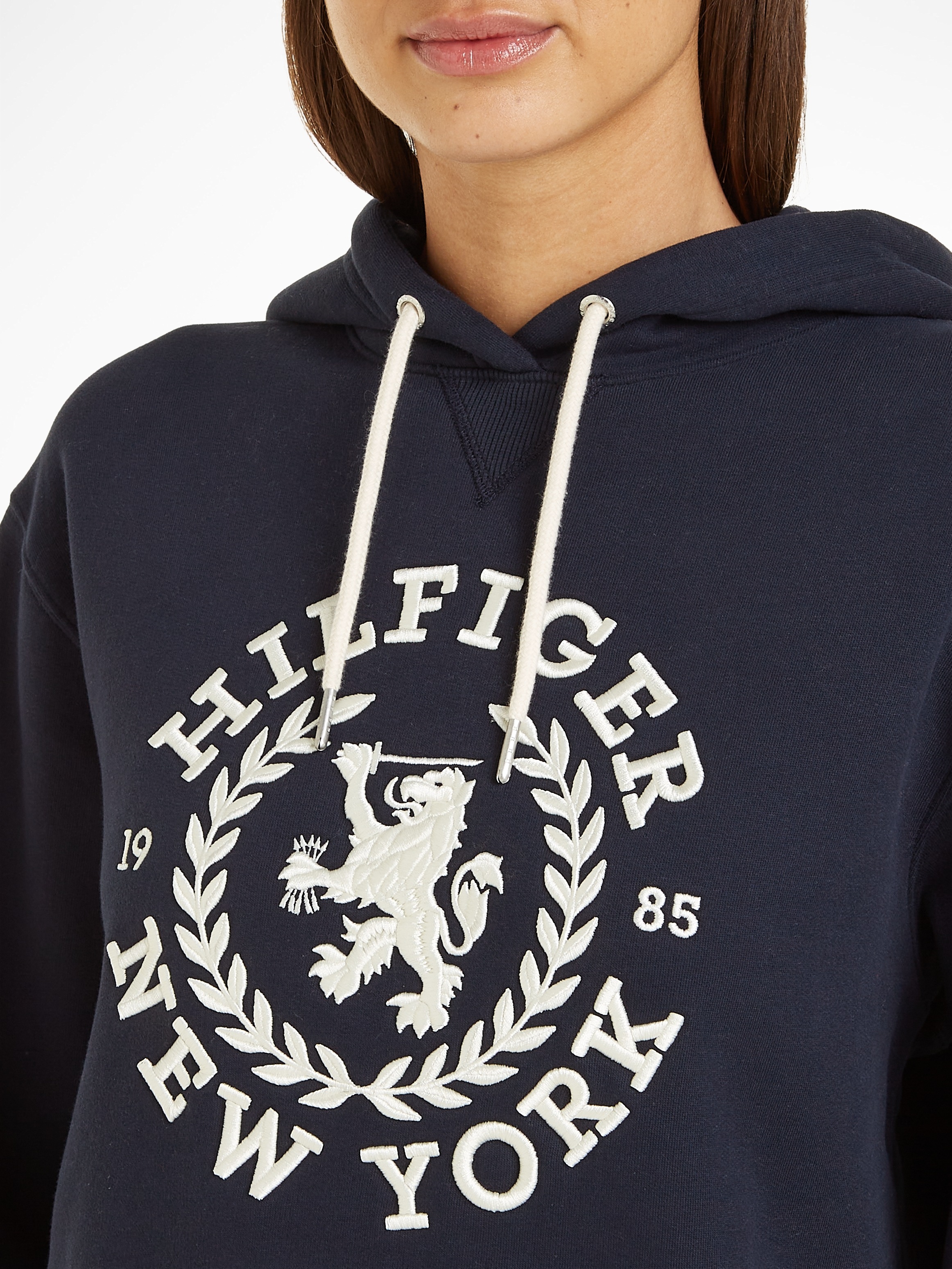 Tommy Hilfiger Kapuzensweatshirt »REG CREST HOODIE«, mit gesticktem Logoschriftzug
