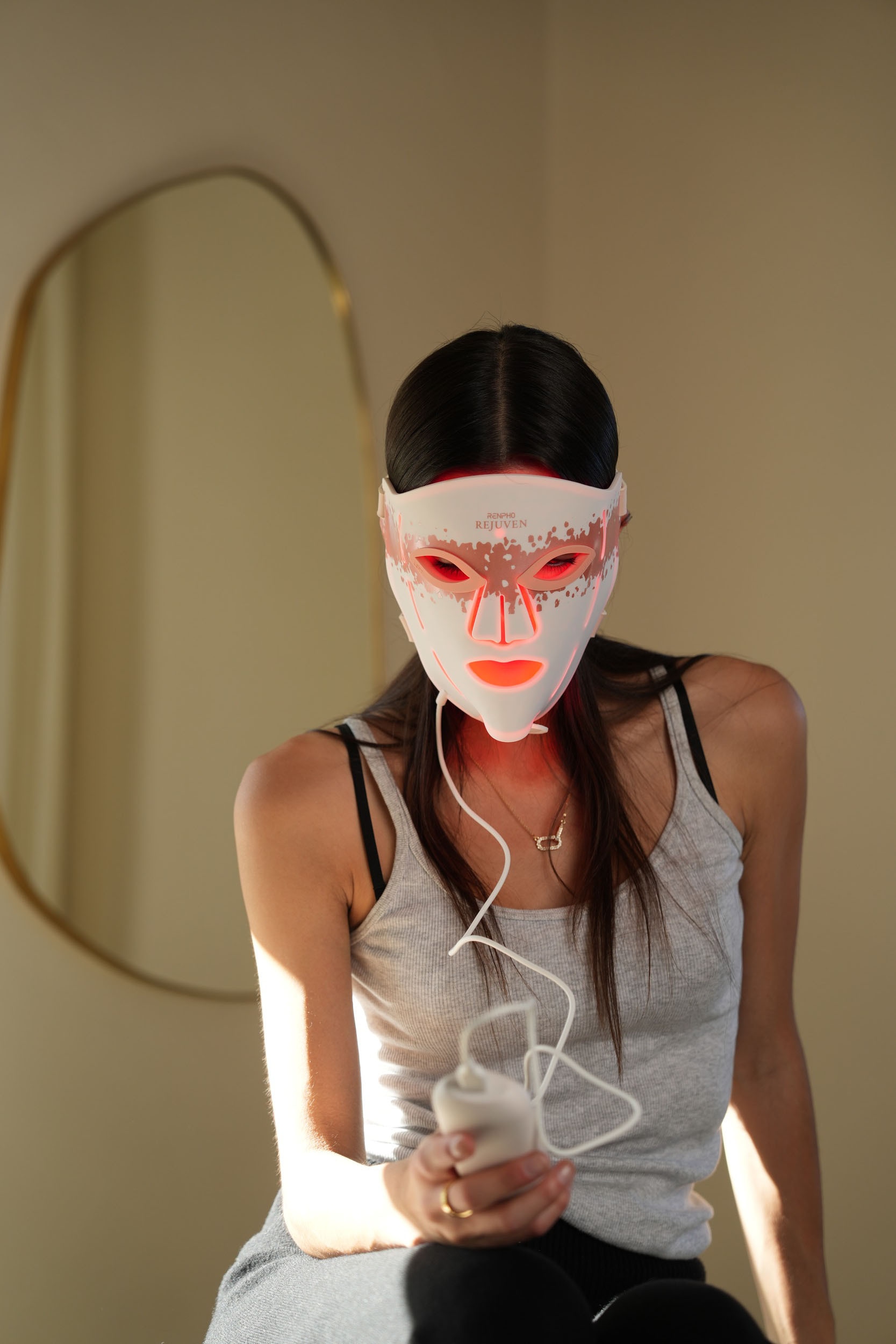 Renpho LED-Gesichtsmaske »Rejuven Artemis Blush LED Light Therapy Mask« 432 LEDs, 4 Farben/Modi, Controller, Akku, Kopfband