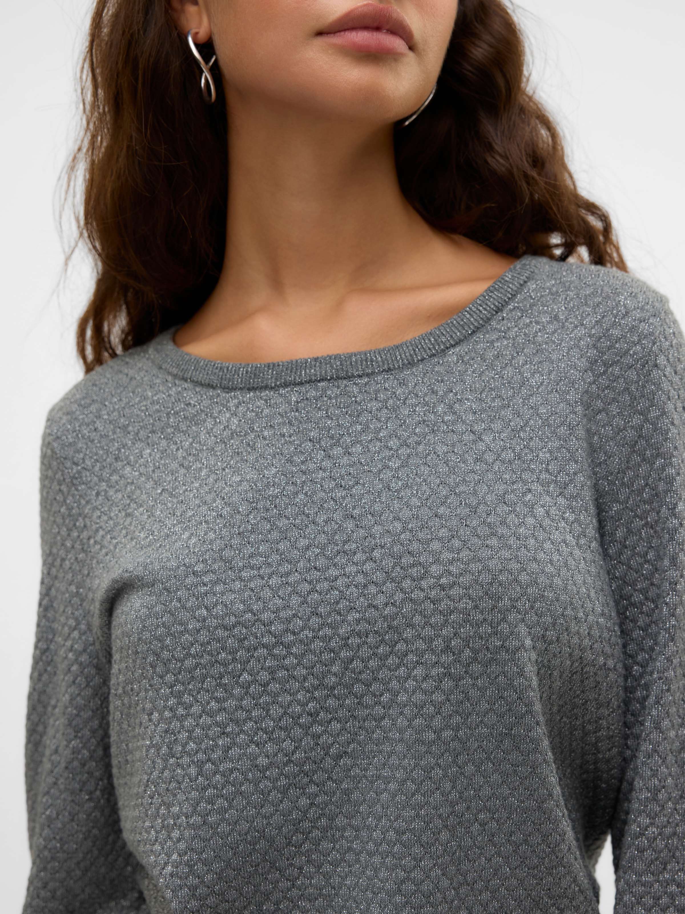 Vero Moda Rundhalspullover »VMCARE SHINE LS O-NECK PULLOVER«, mit leichtem Glitzereffekt