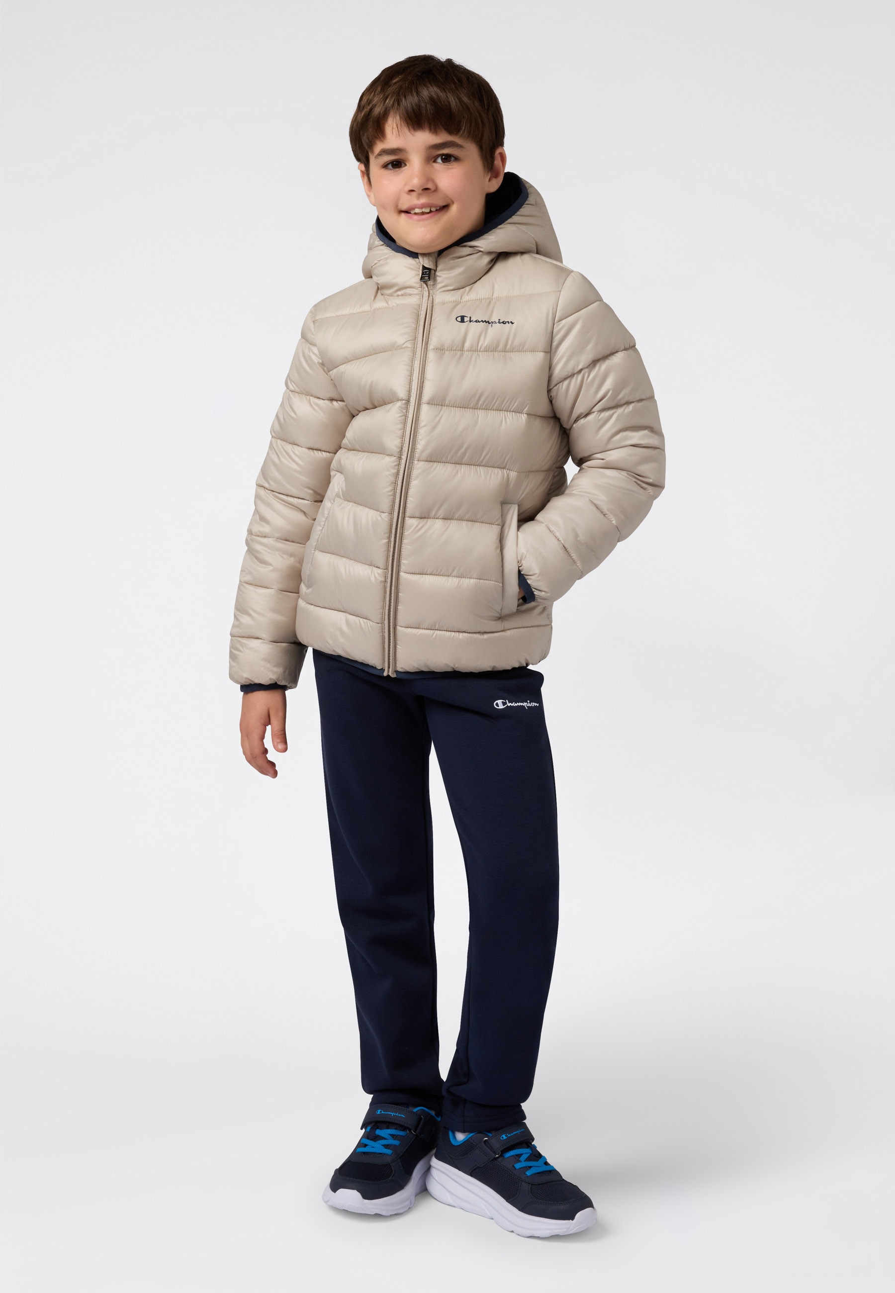 Champion Steppjacke »SPORTWEAR JACKET Standard Fit« 1 Stk. tlg. mit verstellbarer Kapuze, aus Polyester, anliegende Passform