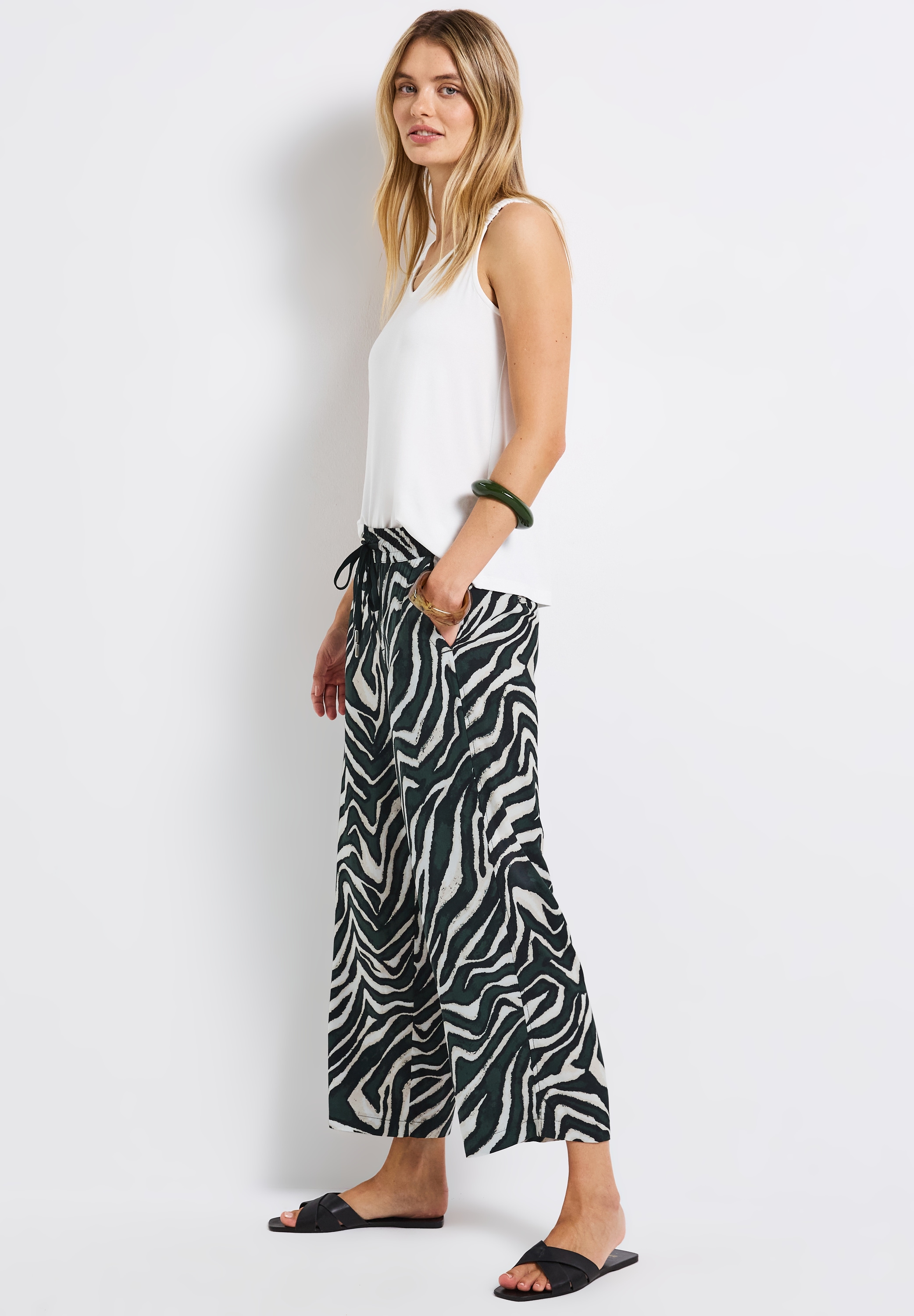 STREET ONE Stoffhose »Style Emee«, Sommerhose mit elastischem Bund und Tunnelzug, mit grafischem Muster
