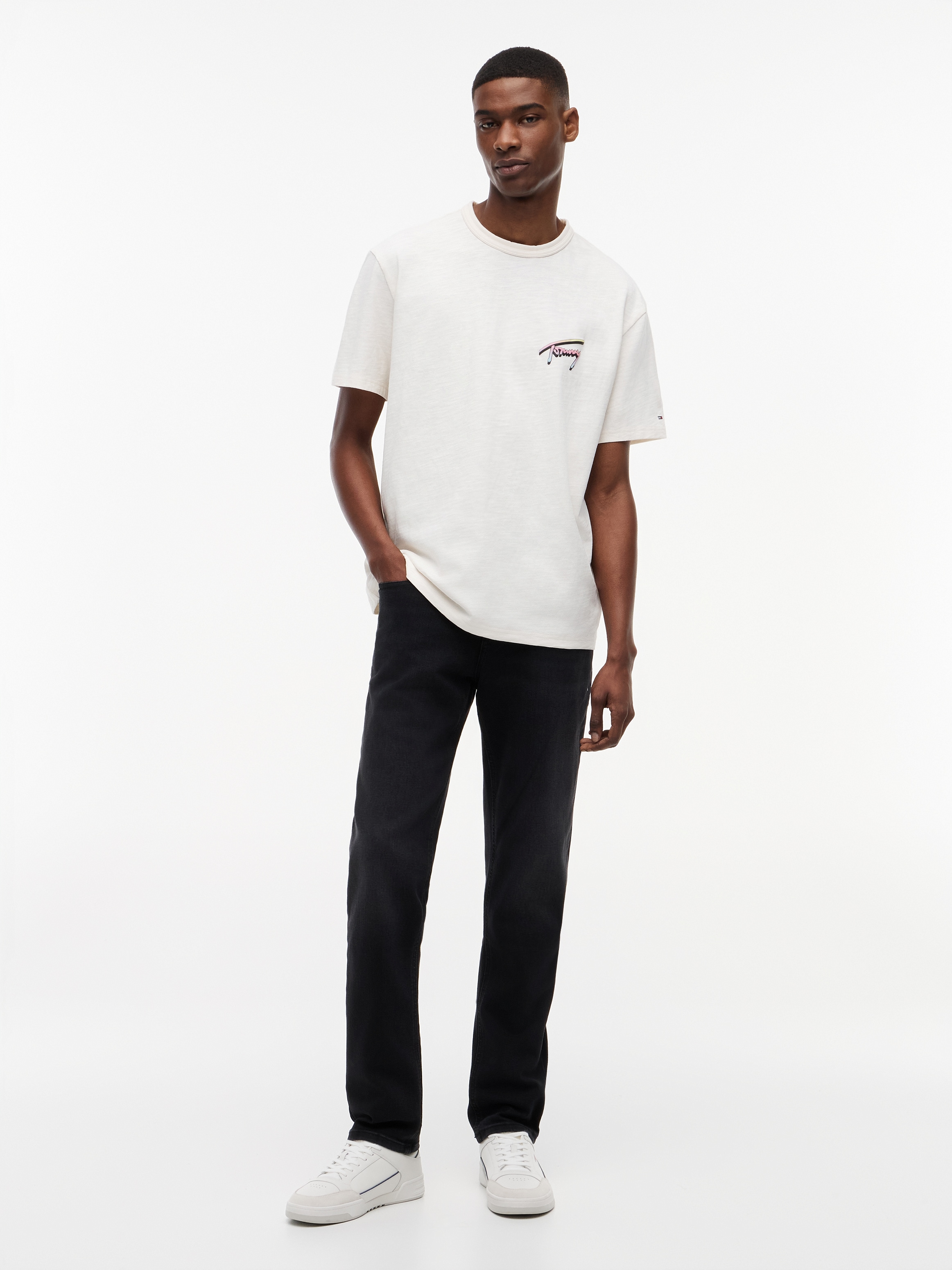 Tommy Jeans T-Shirt »TJM RELAXED NOVELTY« relaxed Fit mit strukturierter Rückengrafik