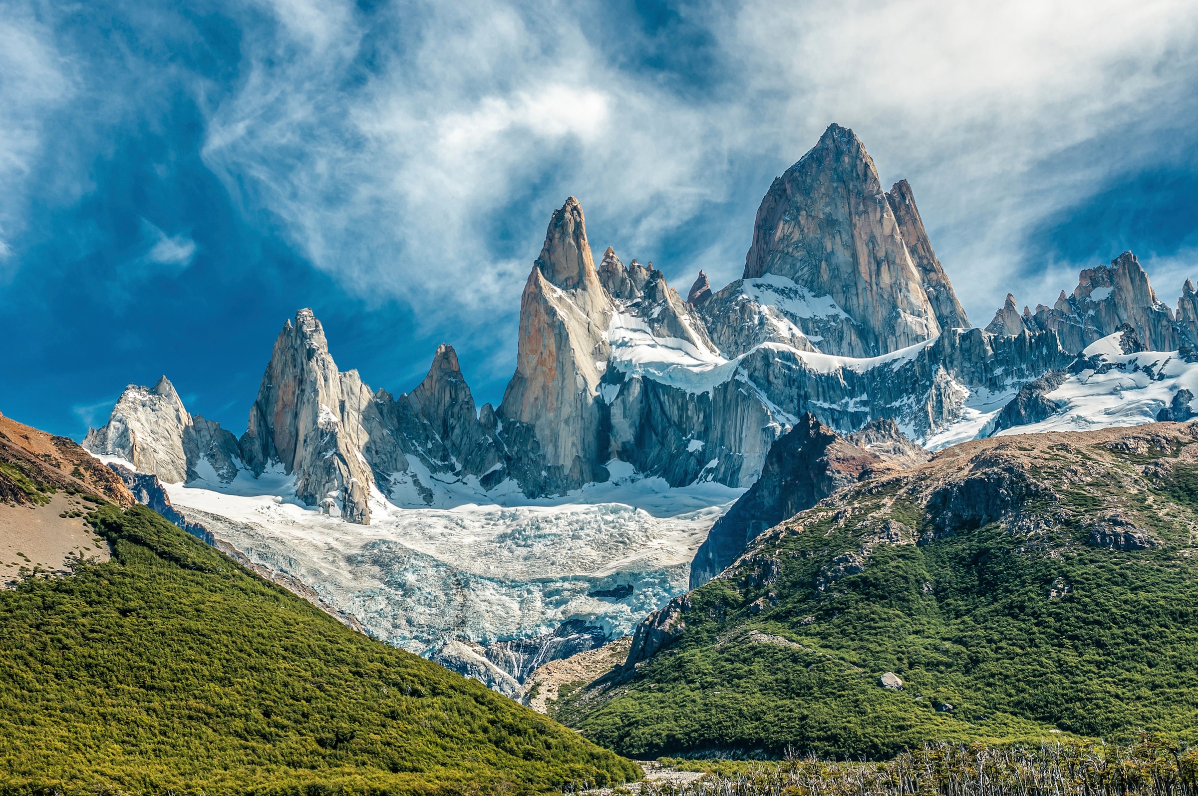 Papermoon Fototapete »GEBIRGE-PATAGONIEN BLUMEN BERGE WIESE SONNE WALD FLUSS«