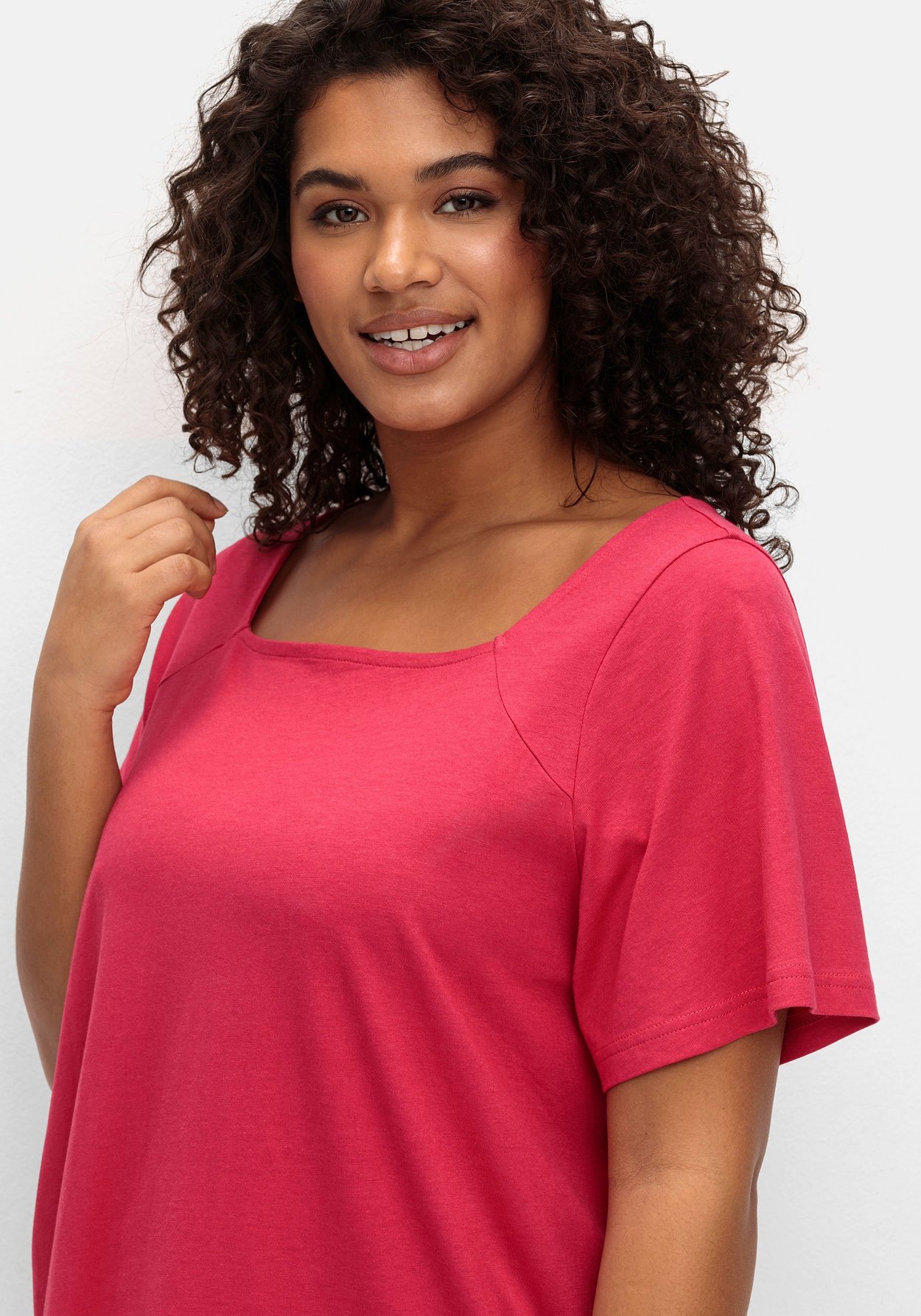 Sheego T-Shirt »Shirt mit Flügelärmeln und Karree-Ausschnitt«, mit Flügelärmeln und Karree-Ausschnitt