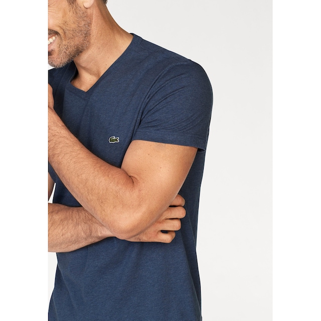 Lacoste V-Shirt, (1 tlg.), Iconisches Lacoste-Krokodil auf der Brust für  ein stilvolles Statemen online shoppen bei OTTO