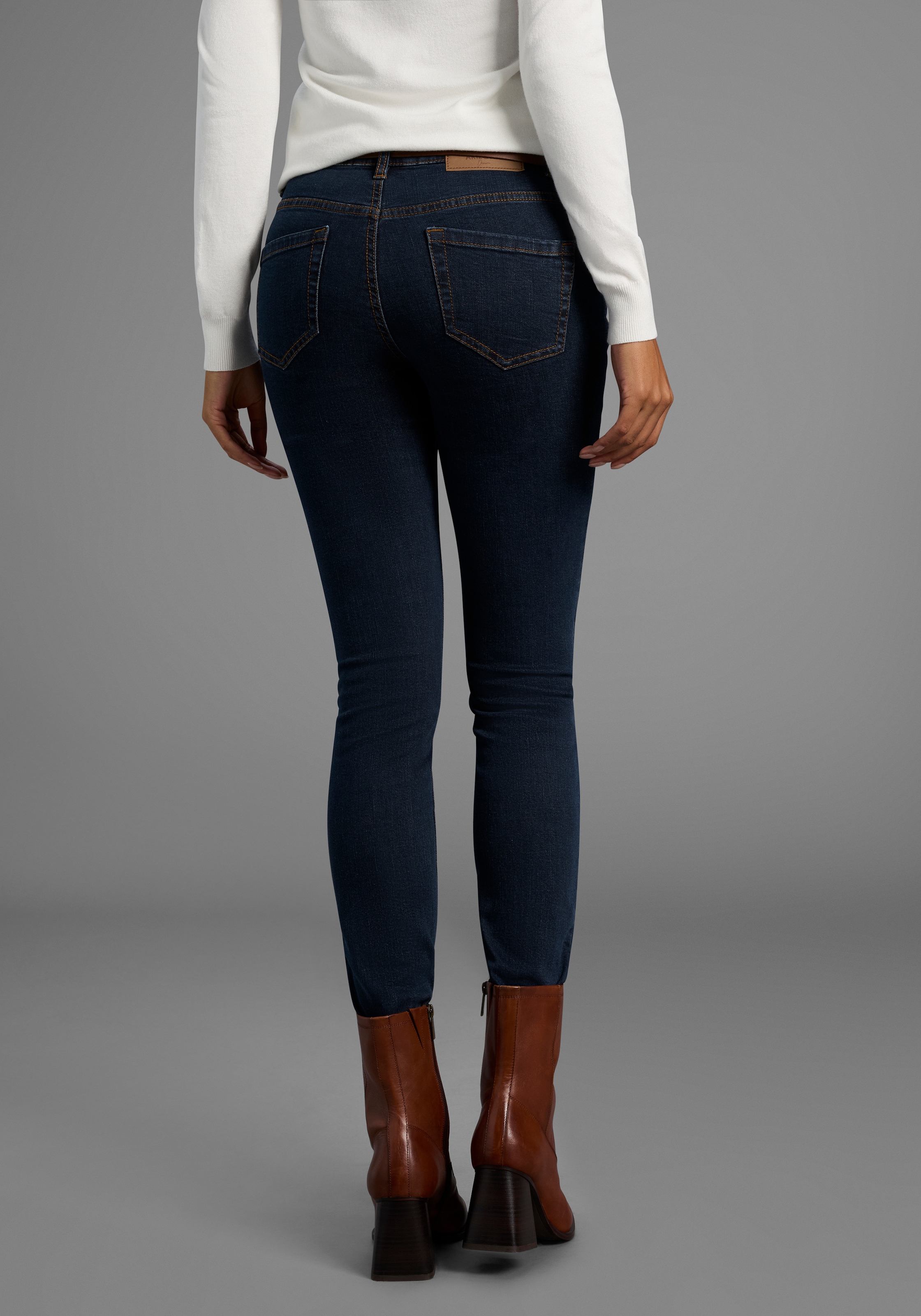 Arizona Slim-fit-Jeans »Bund mit seitlichem Gummizugeinsatz«, schmale Passform, Röhrenjeans, Used-Waschung, hohe Leibhöhe