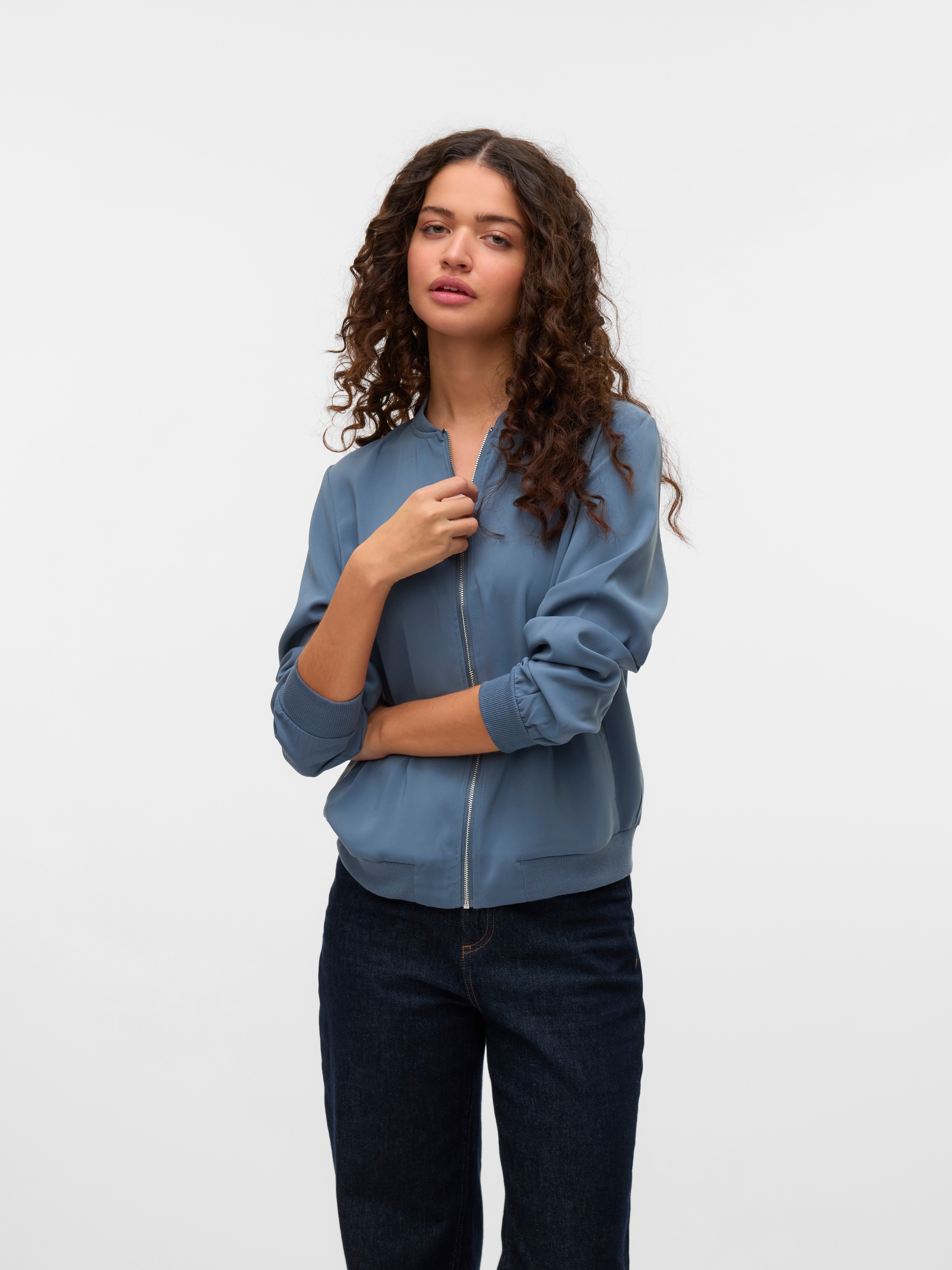 Vero Moda Bomberjacke »VMCOCO L/S BOMBER«, in modisch kurzer Form