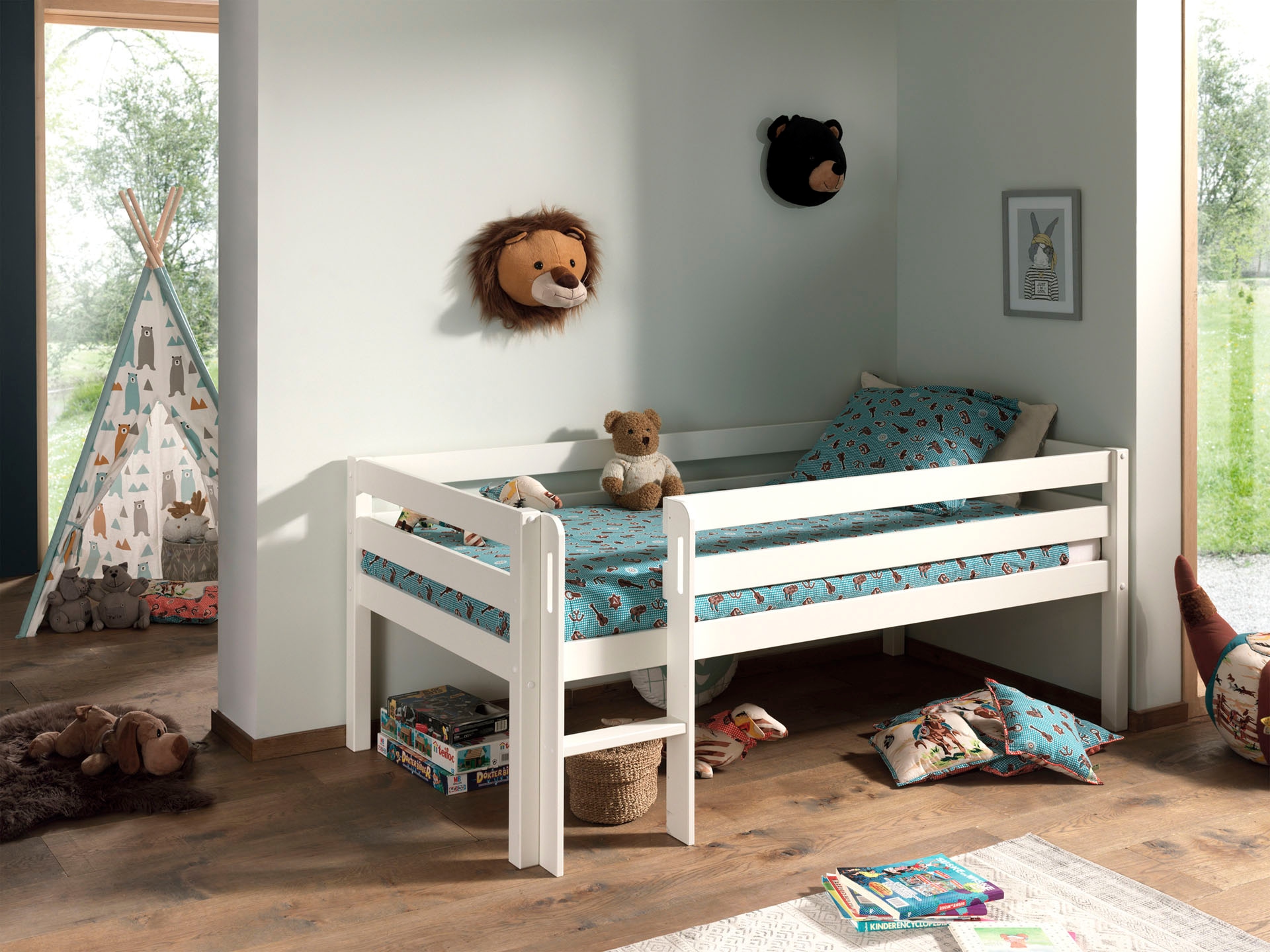 Vipack Spielbett »Pino, Kiefer massiv, Liegefläche 90/200, Made in Europe«, (inkl. Leiter, Absturzschutz, 2 Farben zur Auswahl), inkl. Rolllattenrost, wahlweise mit oder ohne Rutsche