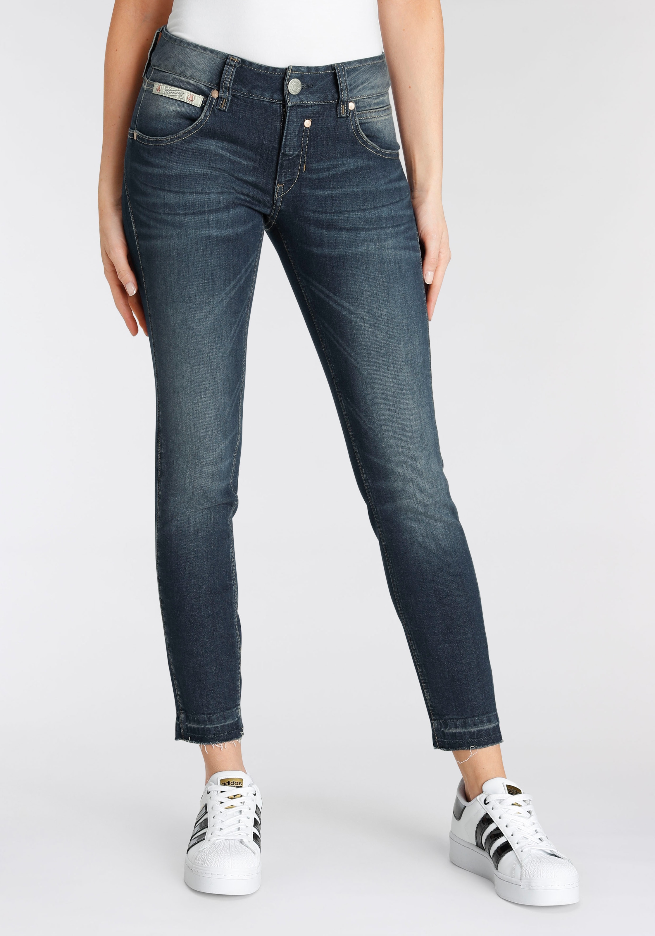 Slim-fit-Jeans »TOUCH«, in 7/8 Länge und ausgefranstem Hosensaum