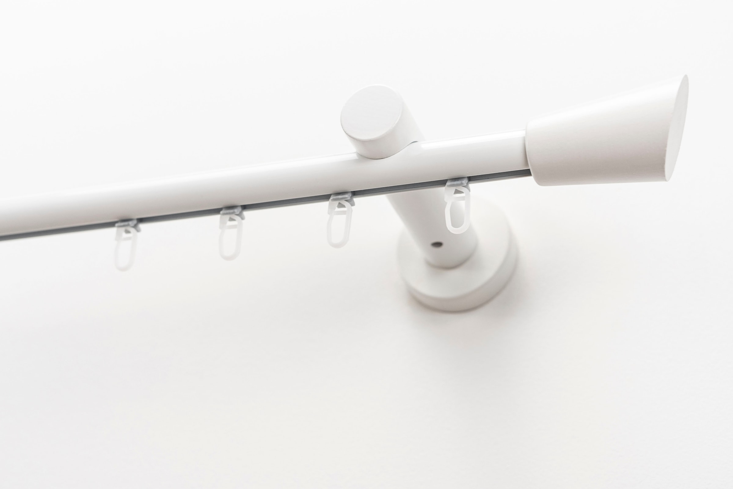 GARESA Gardinenstange »MOLIS« Ø 20 mm 1 läufig-läufig Wunschmaßlänge Vorhanggarnitur, einfache Montage, verlängerbar, Wandmontage, Keil