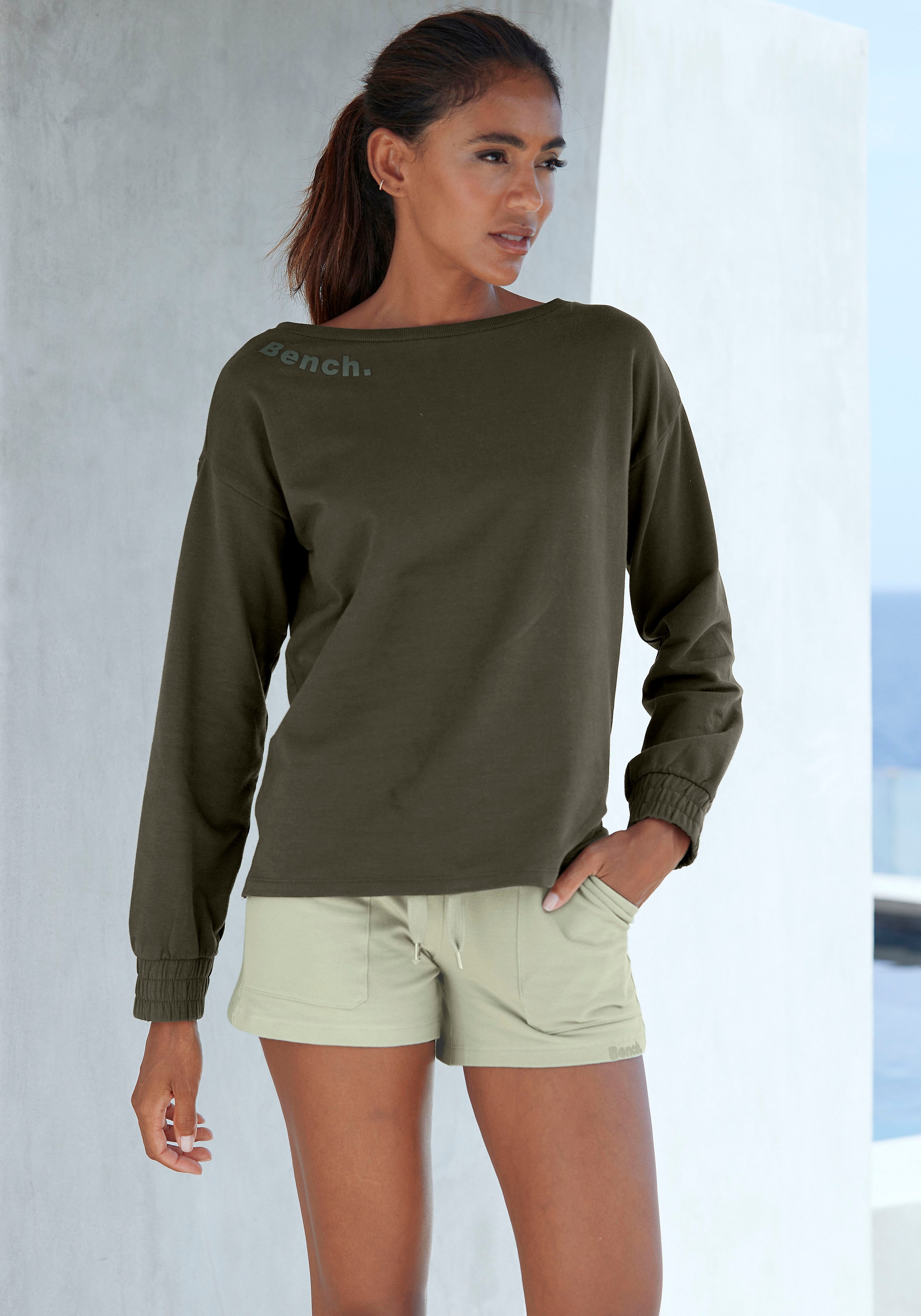 Bench. Loungewear Sweatshirt, mit Ärmelbündchen, Shop OTTO im Loungeanzug Online gerafften